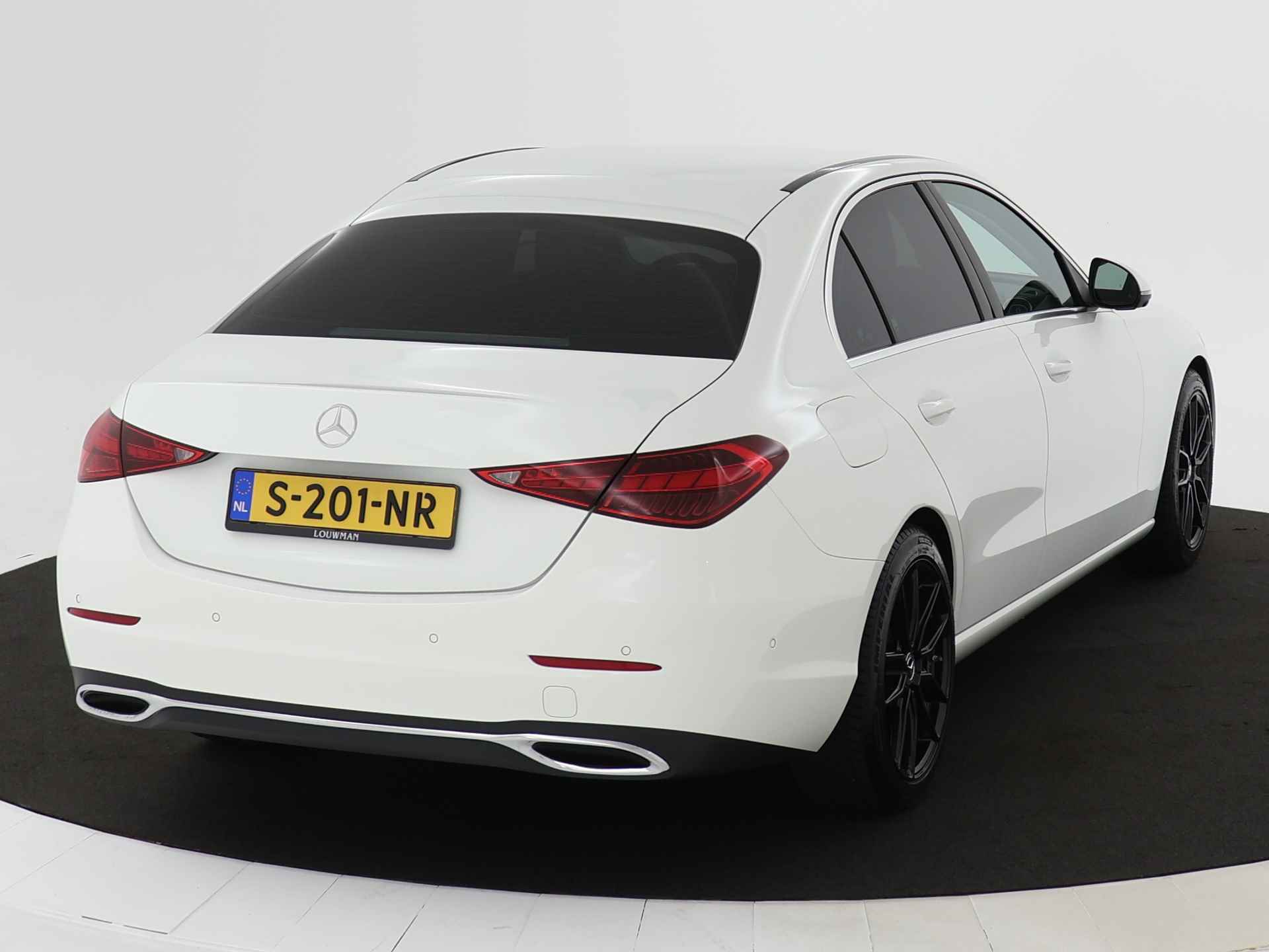 Mercedes-Benz C-Klasse 180 Business Line | 360° camera | Sfeerverlichting | Apple Carplay | Stoelverwarming | Inclusief 24 maanden MB Certified garantie voor Europa. - 18/44