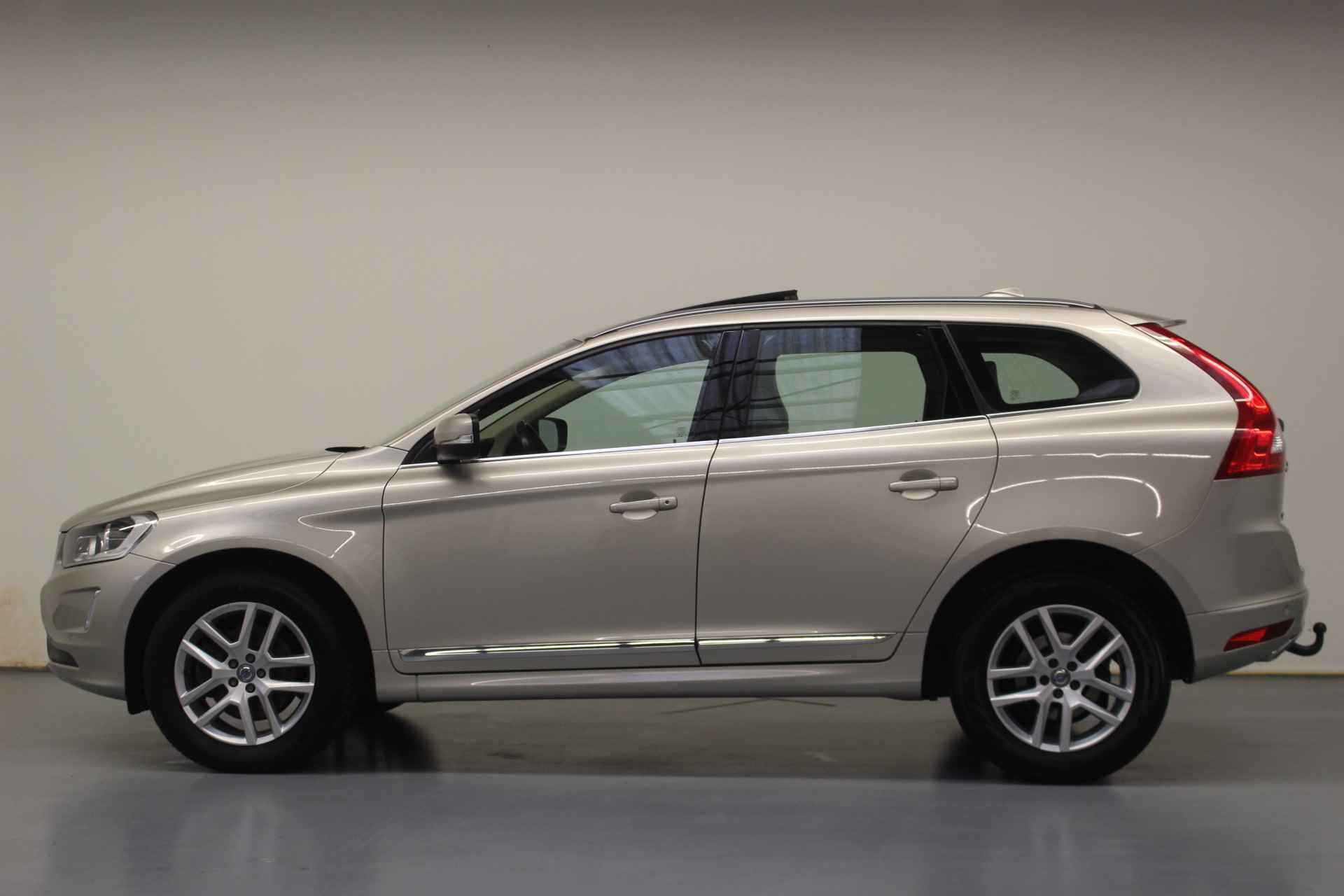 Volvo XC60 T5 Summum Automaat | Rijklaarprijs | Trekhaak | Pano dak | Leer | - 2/21