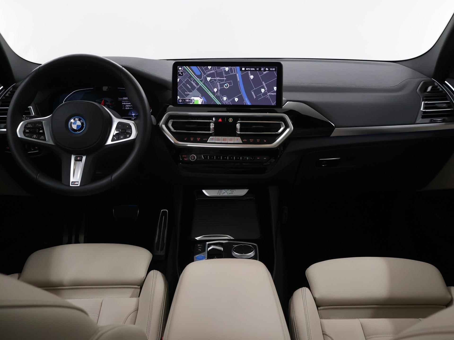 BMW iX3 High Executive 80 kWh M Sport | Trekhaak | Navigatie | Parkeercamera | Stoelverwarming | Keyless Go | Panormadak | Sportstoelen | - 9/54