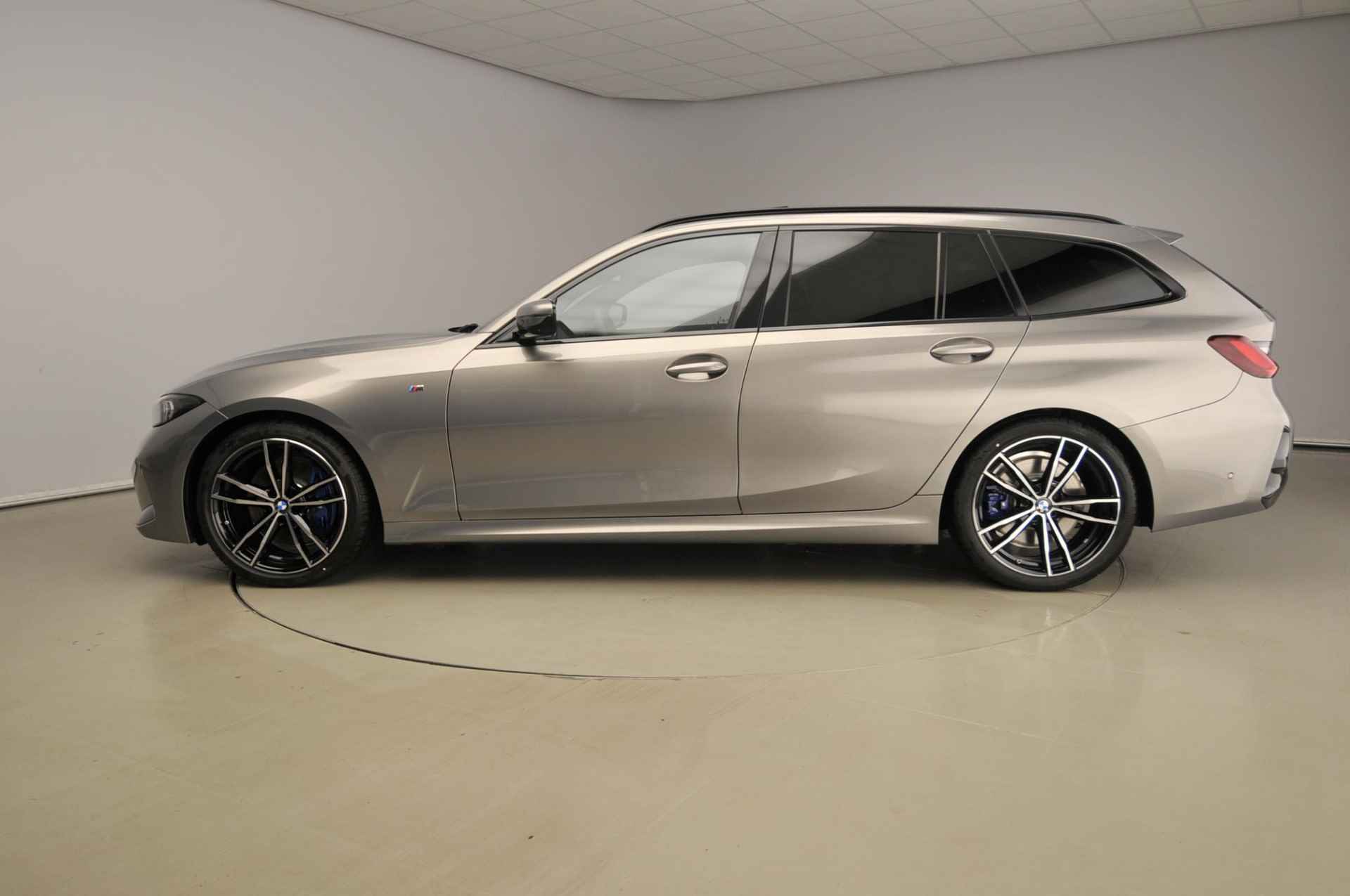 BMW 3 Serie Touring 330d | M-Sportpakket | LED | Leder | HUD | Schuifdak | Trekhaak | Elektr. zetels | DAB | Harman-kardon sound | Alu 19 inch - 3/57