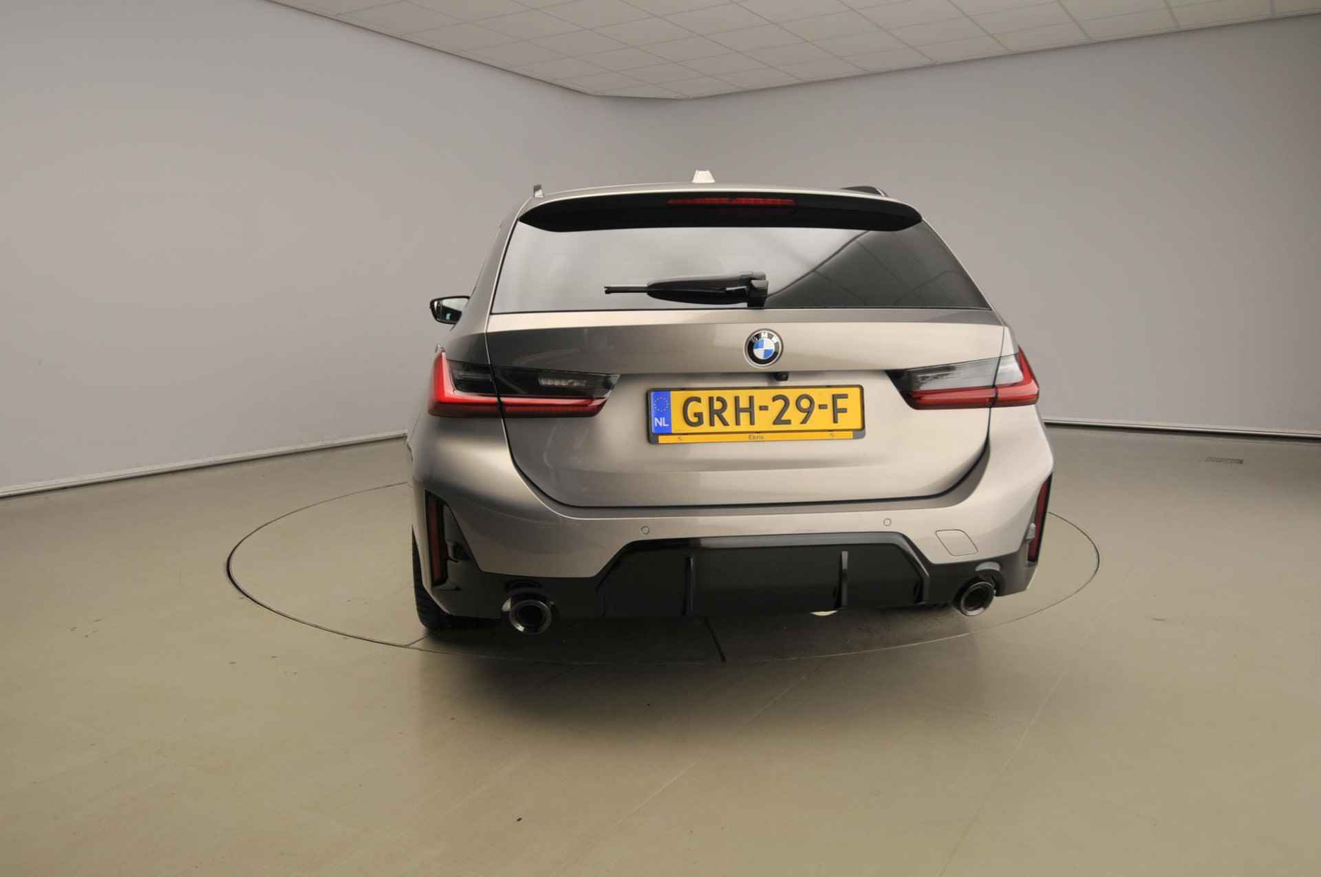 BMW 3 Serie Touring 330d | M-Sportpakket | LED | Leder | HUD | Schuifdak | Trekhaak | Elektr. zetels | DAB | Harman-kardon sound | Alu 19 inch - 4/57