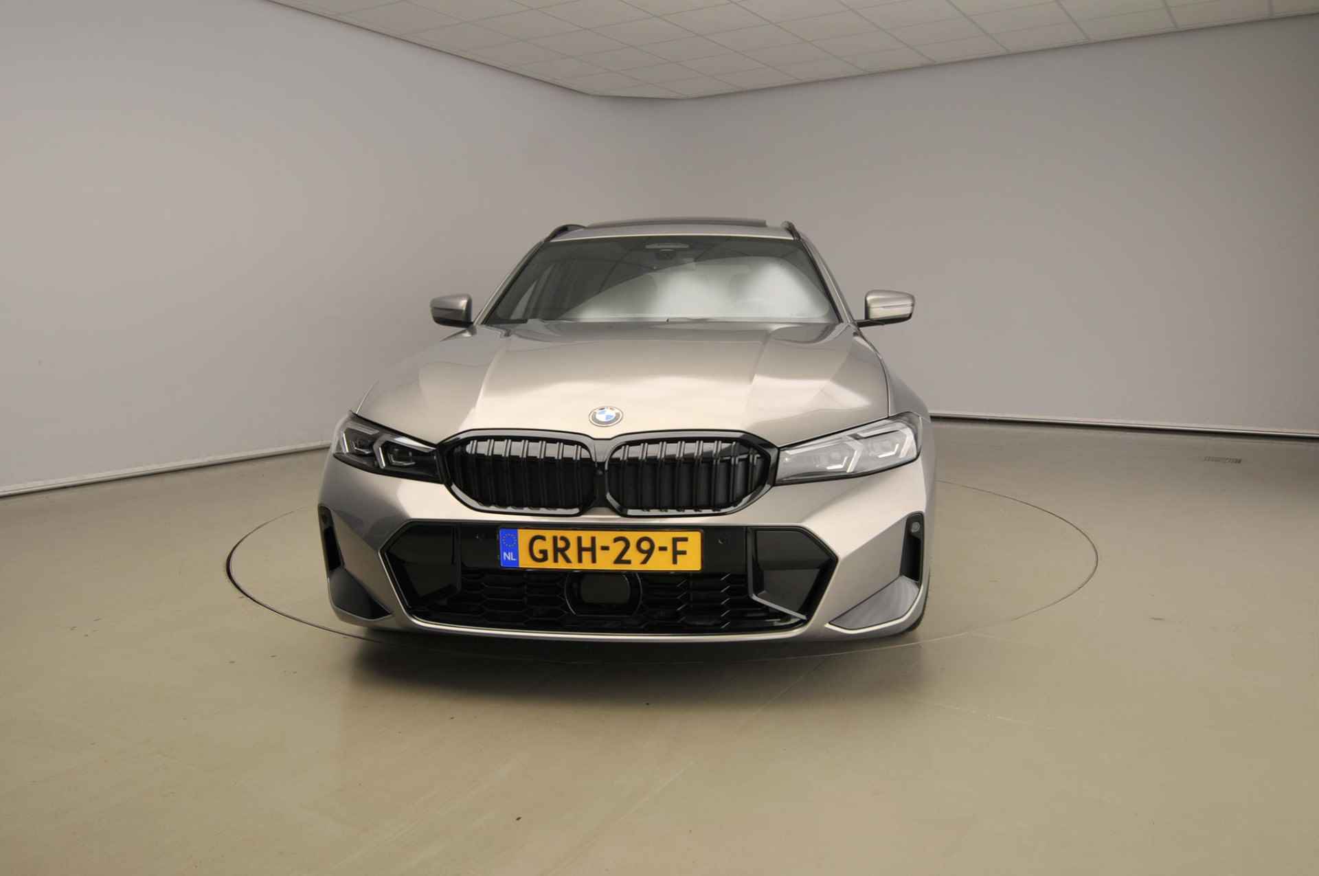 BMW 3 Serie Touring 330d | M-Sportpakket | LED | Leder | HUD | Schuifdak | Trekhaak | Elektr. zetels | DAB | Harman-kardon sound | Alu 19 inch - 6/57