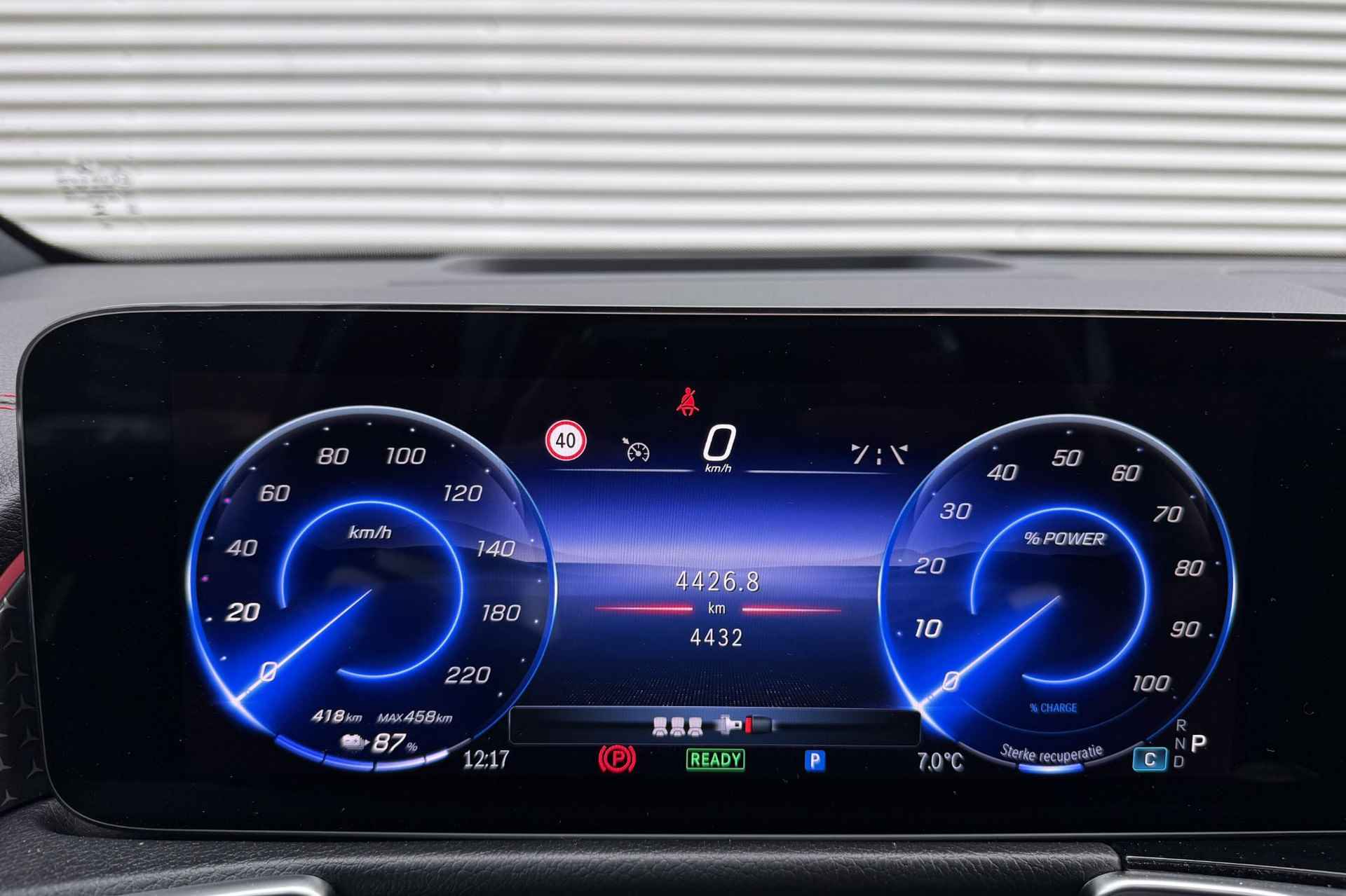 Mercedes-Benz EQB EQB 250+ AMG Line | Nightpakket | Winter Pakket | Panoramadak | LED | Burmester Audio | Keyless-Go | Sfeerverlichting | 360° Camera | Spiegelpakket - 9/31