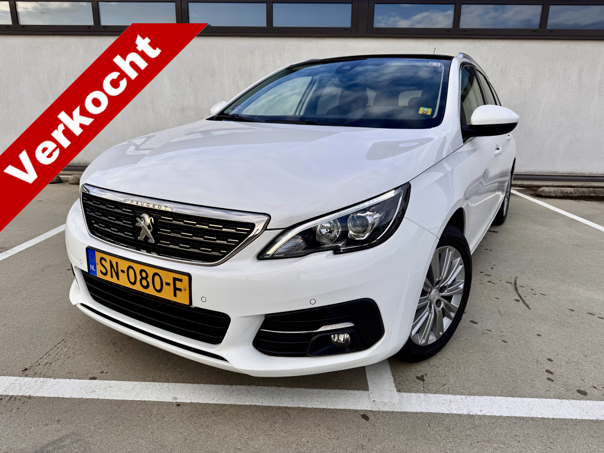 Peugeot 308 SW 1.2 PureTech Blue Lease Premium | Pano-Dak | Leer | Navi | Bleutooth | | Camera | % Bovag Ocasion Partner %