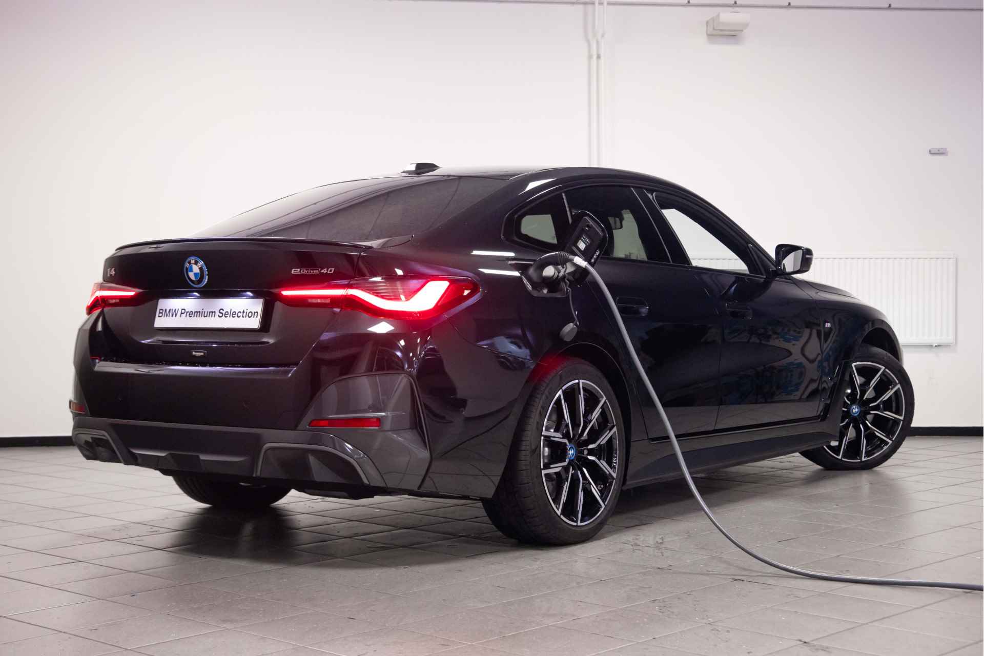 BMW i4 eDrive40 M Sportpakket - 2/33