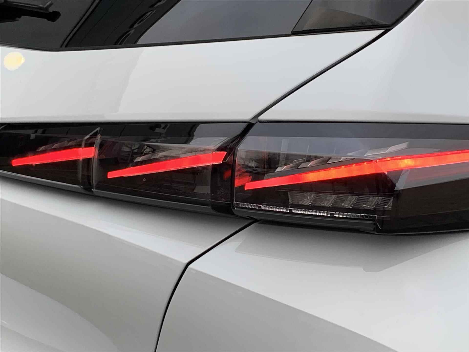 Peugeot 308 GT Elektrisch 54kWh 156pk | Stoel en stuurwiel verwarming | Navigatie | Clima | Parkeer-Camera | Draadloos Apple Carplay/Android Auto streeming - 13/47
