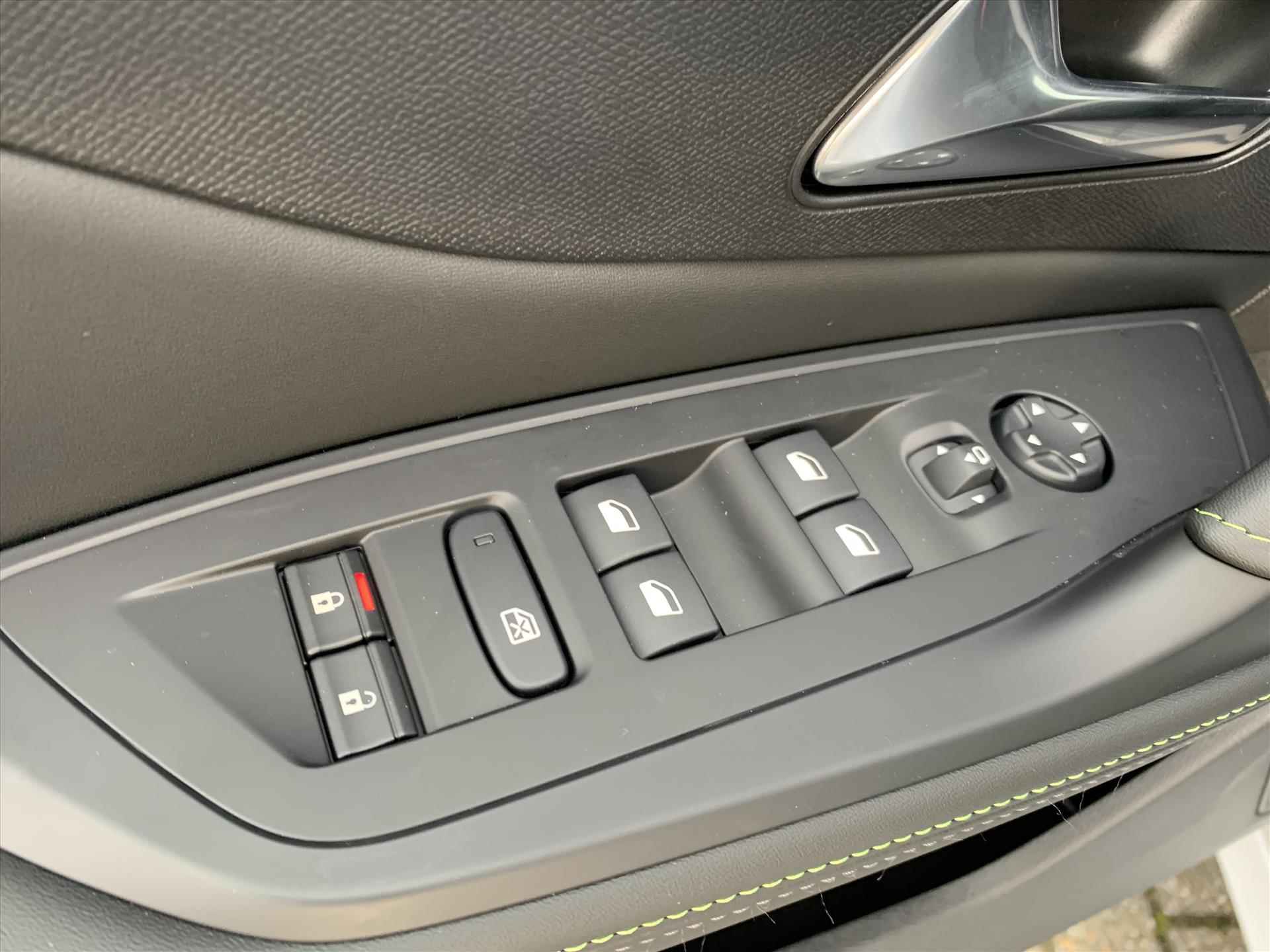 Peugeot 308 GT Elektrisch 54kWh 156pk | Stoel en stuurwiel verwarming | Navigatie | Clima | Parkeer-Camera | Draadloos Apple Carplay/Android Auto streeming - 39/47