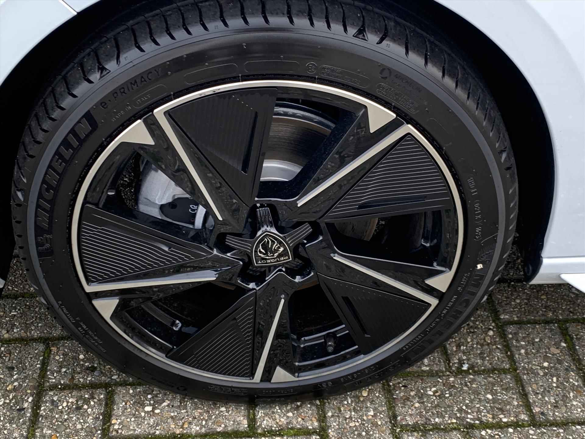 Peugeot 308 GT Elektrisch 54kWh 156pk | Stoel en stuurwiel verwarming | Navigatie | Clima | Parkeer-Camera | Draadloos Apple Carplay/Android Auto streeming - 43/47