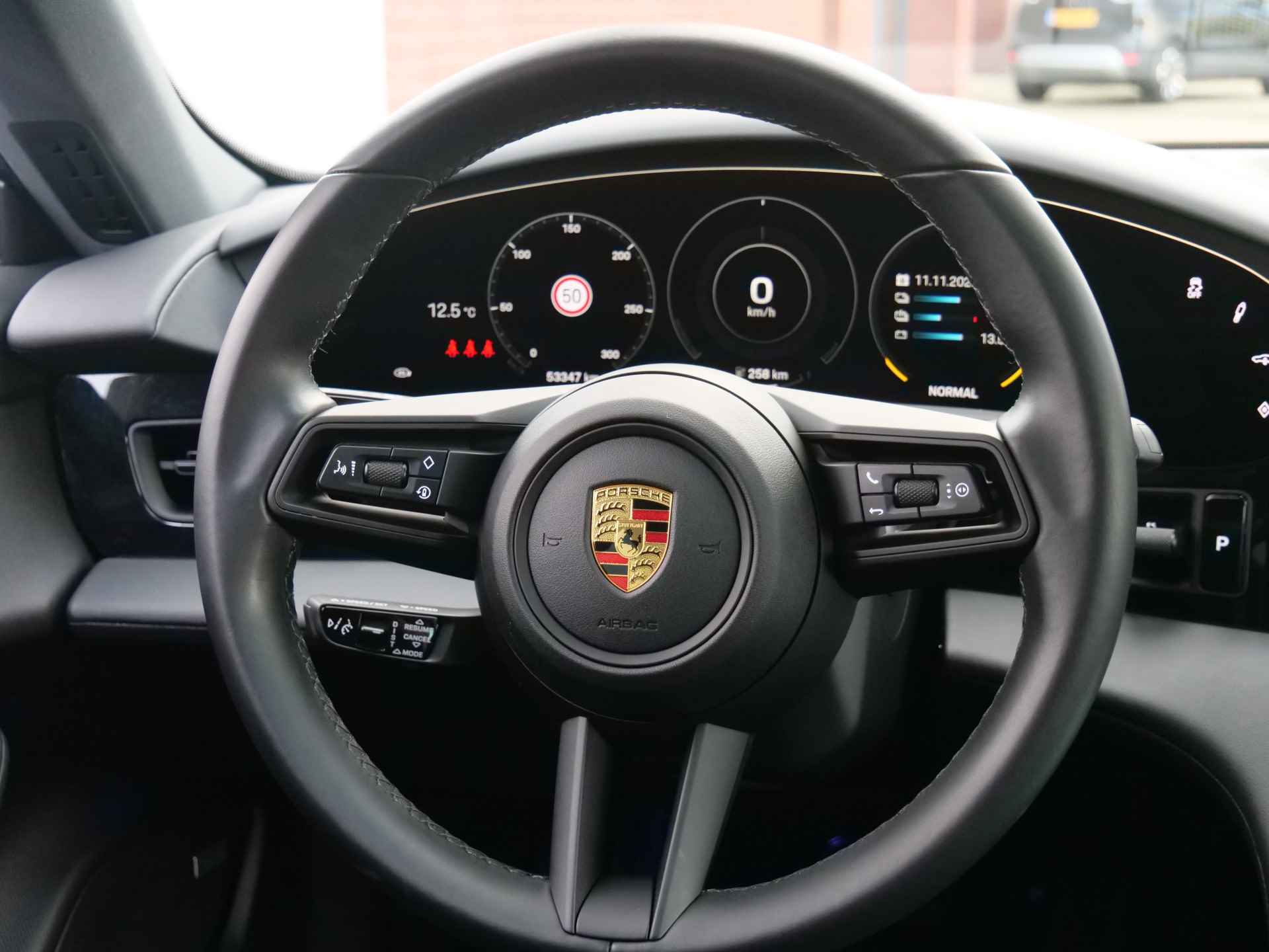 Porsche Taycan Performance 84 kWh Automaat 381 Pk Navi / DAB / Leer / Pano-dak / Apple Carplay / Camera - 23/43