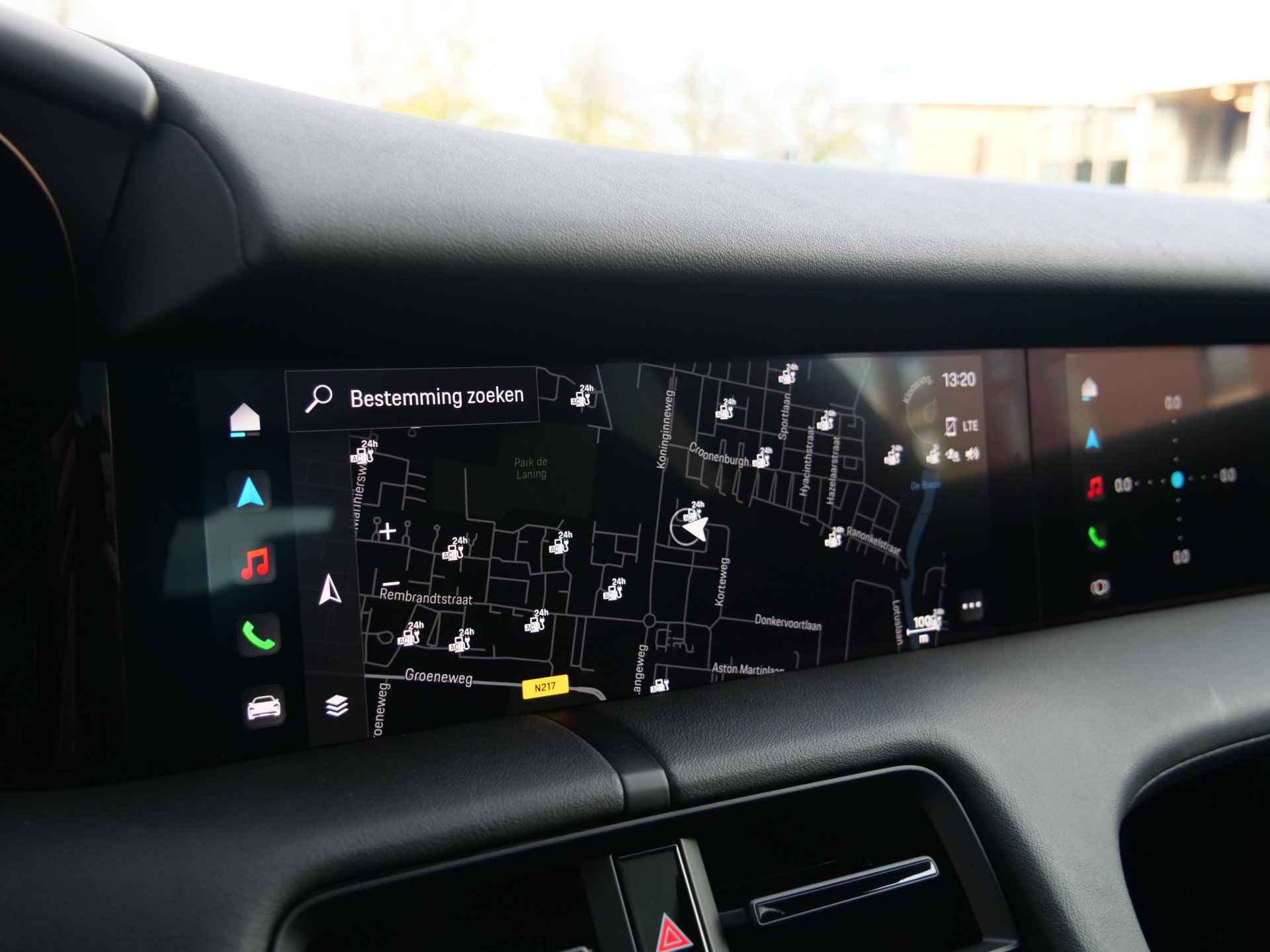 Porsche Taycan Performance 84 kWh Automaat 381 Pk Navi / DAB / Leer / Pano-dak / Apple Carplay / Camera - 30/43