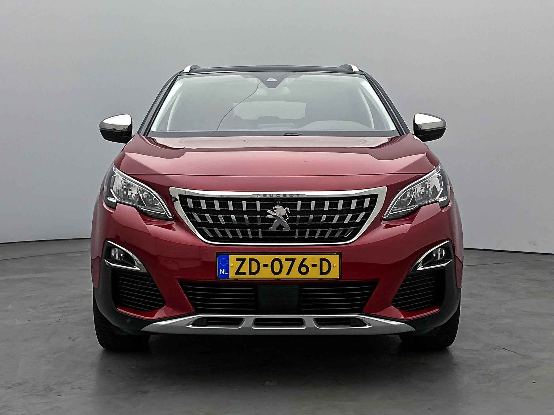 Peugeot 3008 SUV Crossway 130 pk Automaat | Navigatie | Elektrisch Glazen Panoramadak | Achteruitrijcamera | Parkeersensoren Voor en Achter | Voorstoelen Verwarmd | Trekhaak | Climate Control | Cruise Control | 18" Lichtmetalen Velgen | Apple Carplay/Android Auto | - 4/36