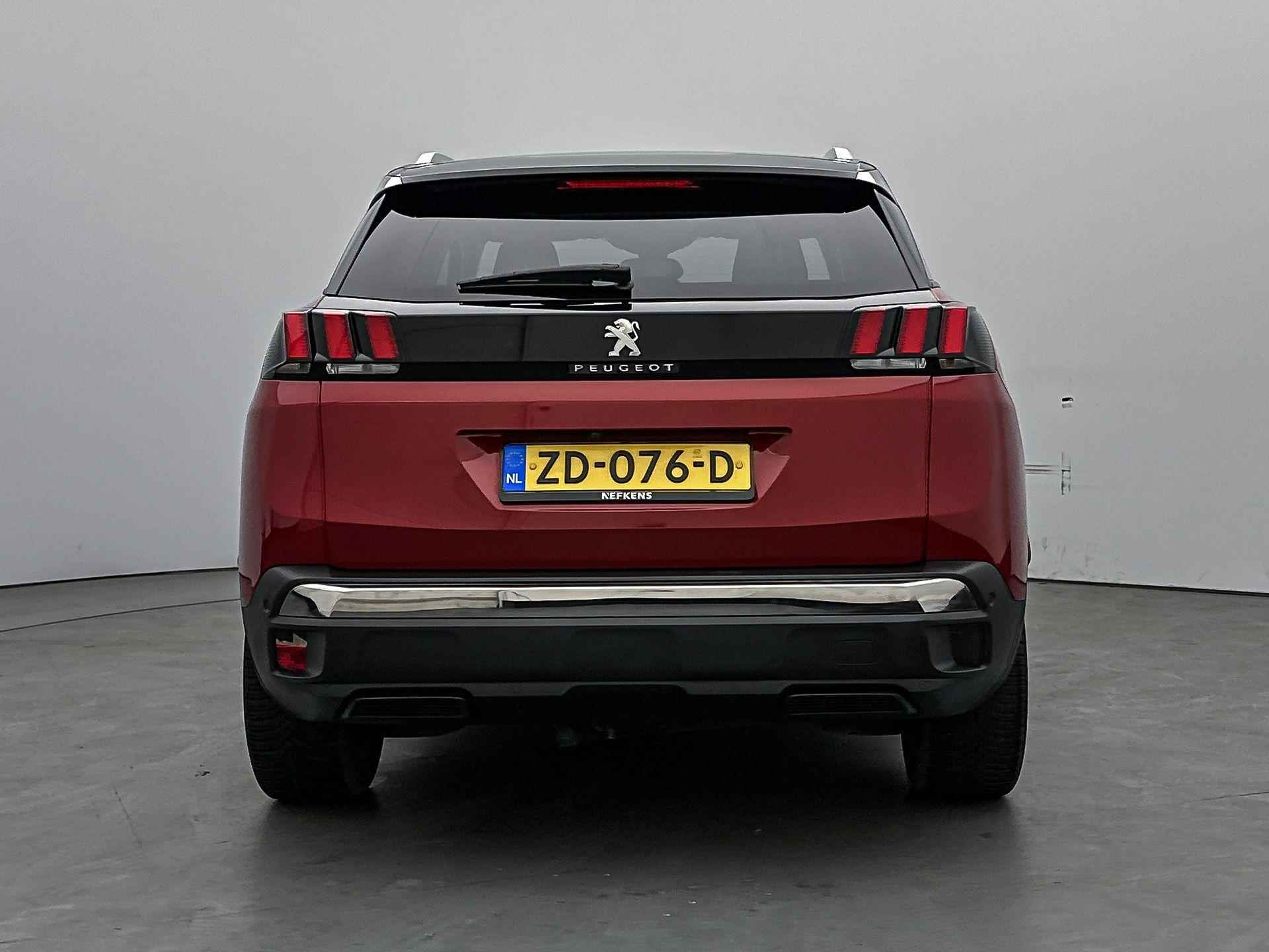 Peugeot 3008 SUV Crossway 130 pk Automaat | Navigatie | Elektrisch Glazen Panoramadak | Achteruitrijcamera | Parkeersensoren Voor en Achter | Voorstoelen Verwarmd | Trekhaak | Climate Control | Cruise Control | 18" Lichtmetalen Velgen | Apple Carplay/Android Auto | - 7/36