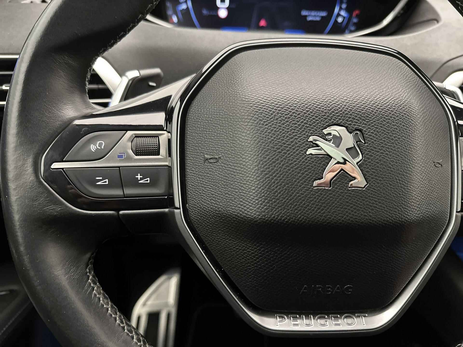 Peugeot 3008 SUV Crossway 130 pk Automaat | Navigatie | Elektrisch Glazen Panoramadak | Achteruitrijcamera | Parkeersensoren Voor en Achter | Voorstoelen Verwarmd | Trekhaak | Climate Control | Cruise Control | 18" Lichtmetalen Velgen | Apple Carplay/Android Auto | - 17/36