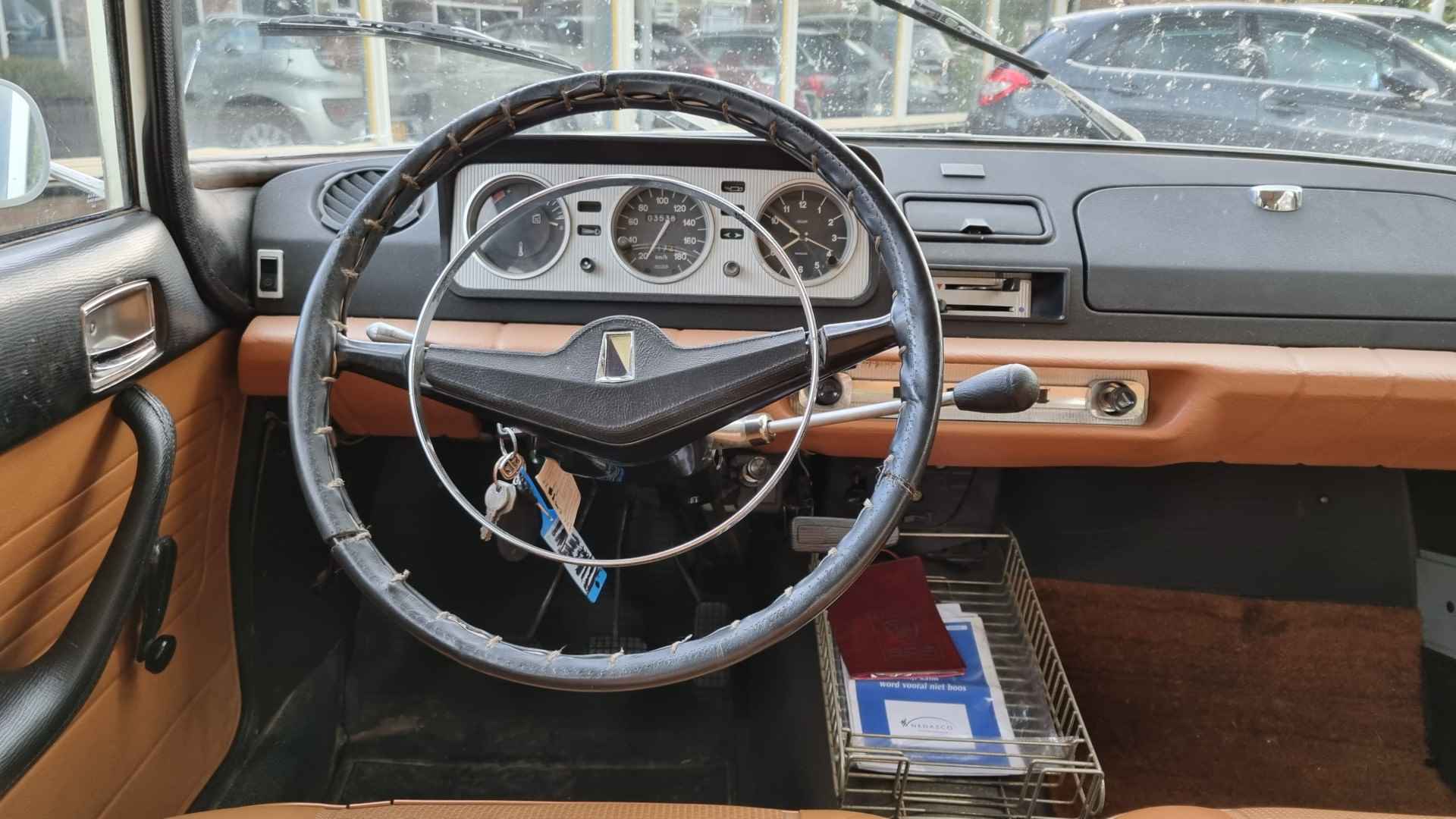 Peugeot 404 XC7 Sedan . - 5/26