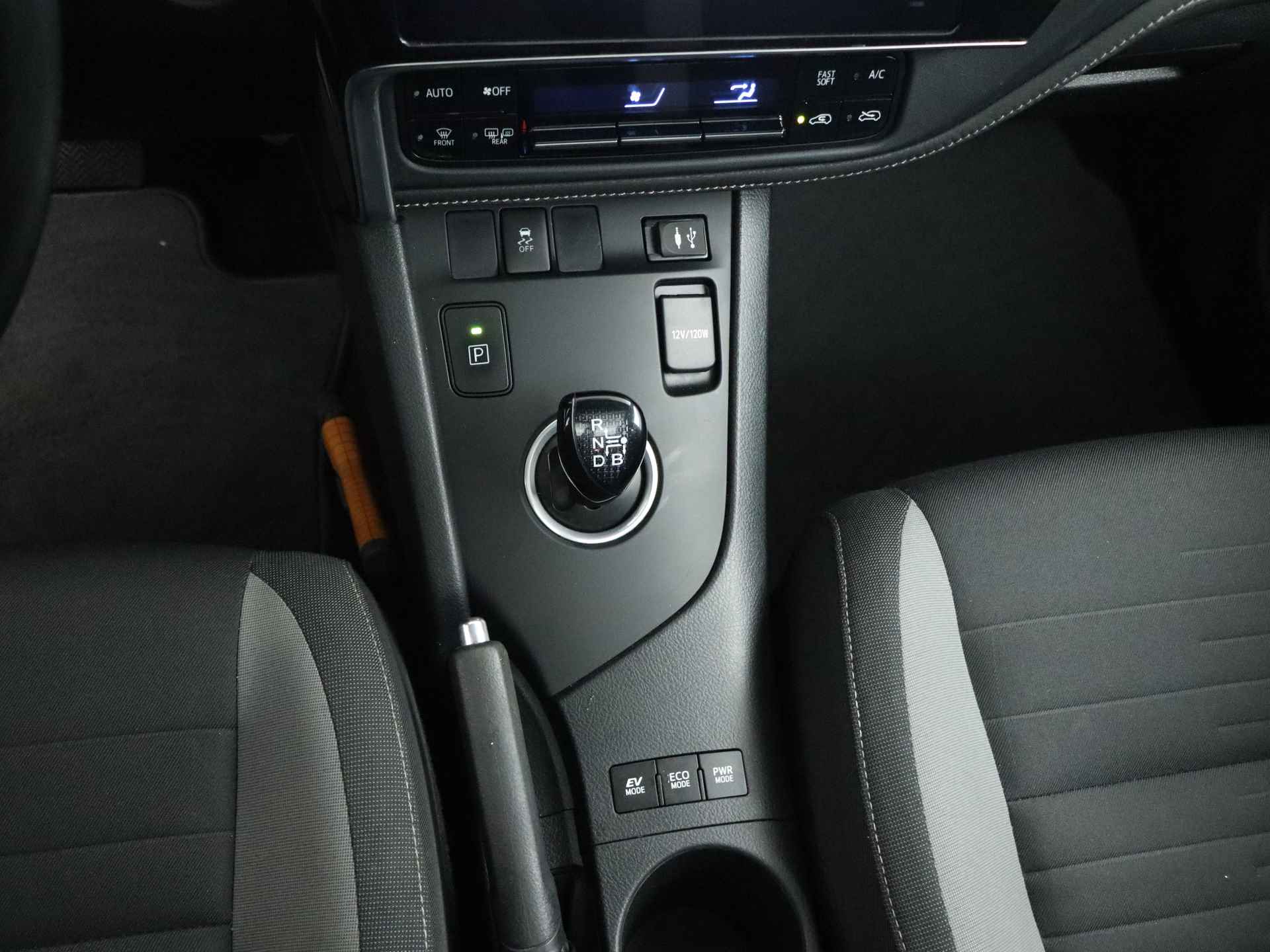 Toyota Auris 1.8 Hybrid Trend | Panoramadak | Navigatie | Camera | - 12/40