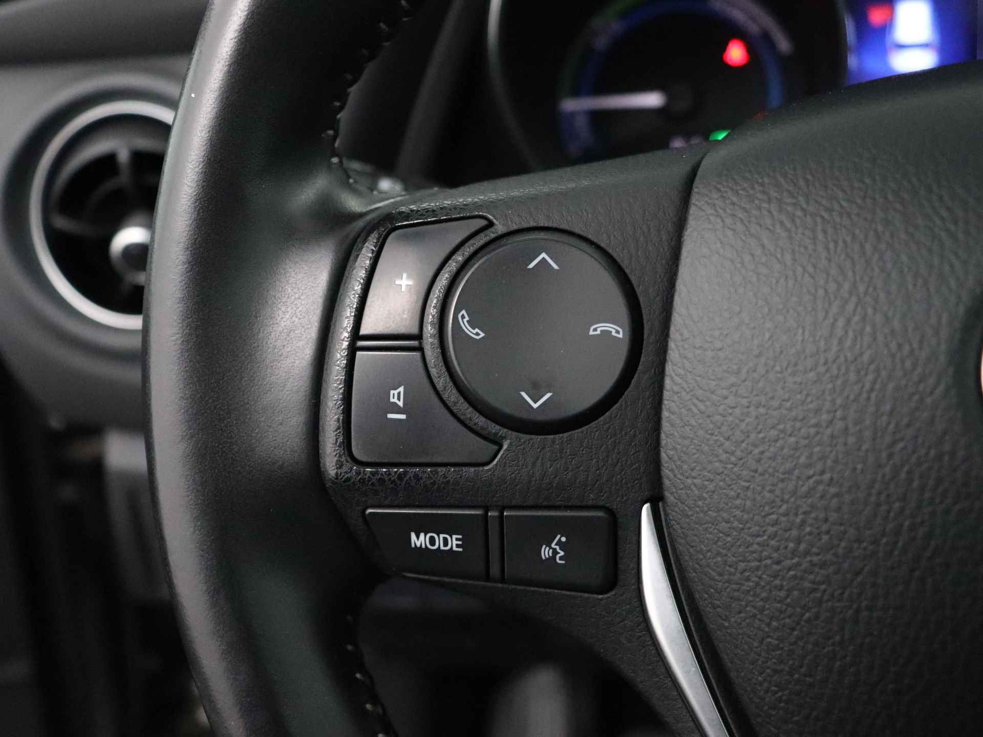 Toyota Auris 1.8 Hybrid Trend | Panoramadak | Navigatie | Camera | - 21/40