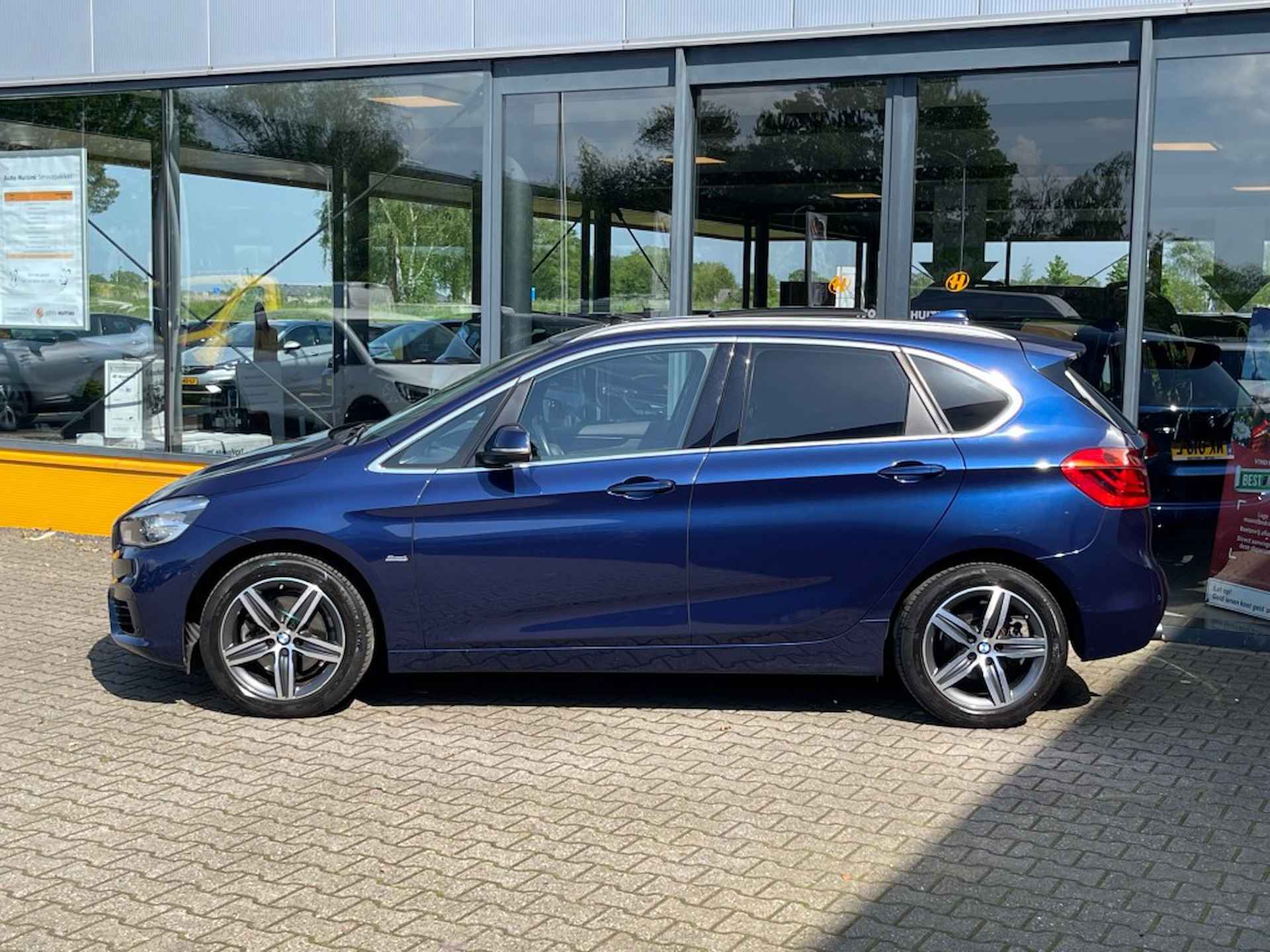 BMW 2-serie Active Tourer 220I Cent. High Executive - schuif/kantel dak - leer - camera - 2/35