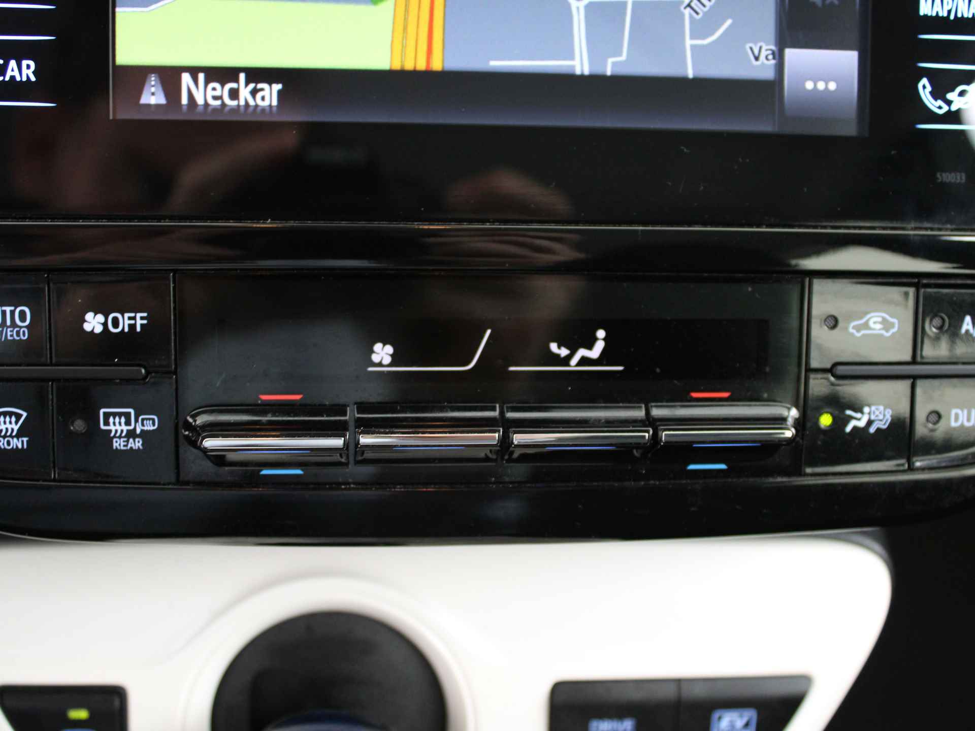Toyota Prius 1.8 Dynamic | Navigatie | Adaptive Cruise Control | Climate Control | Trekhaak | - 11/49