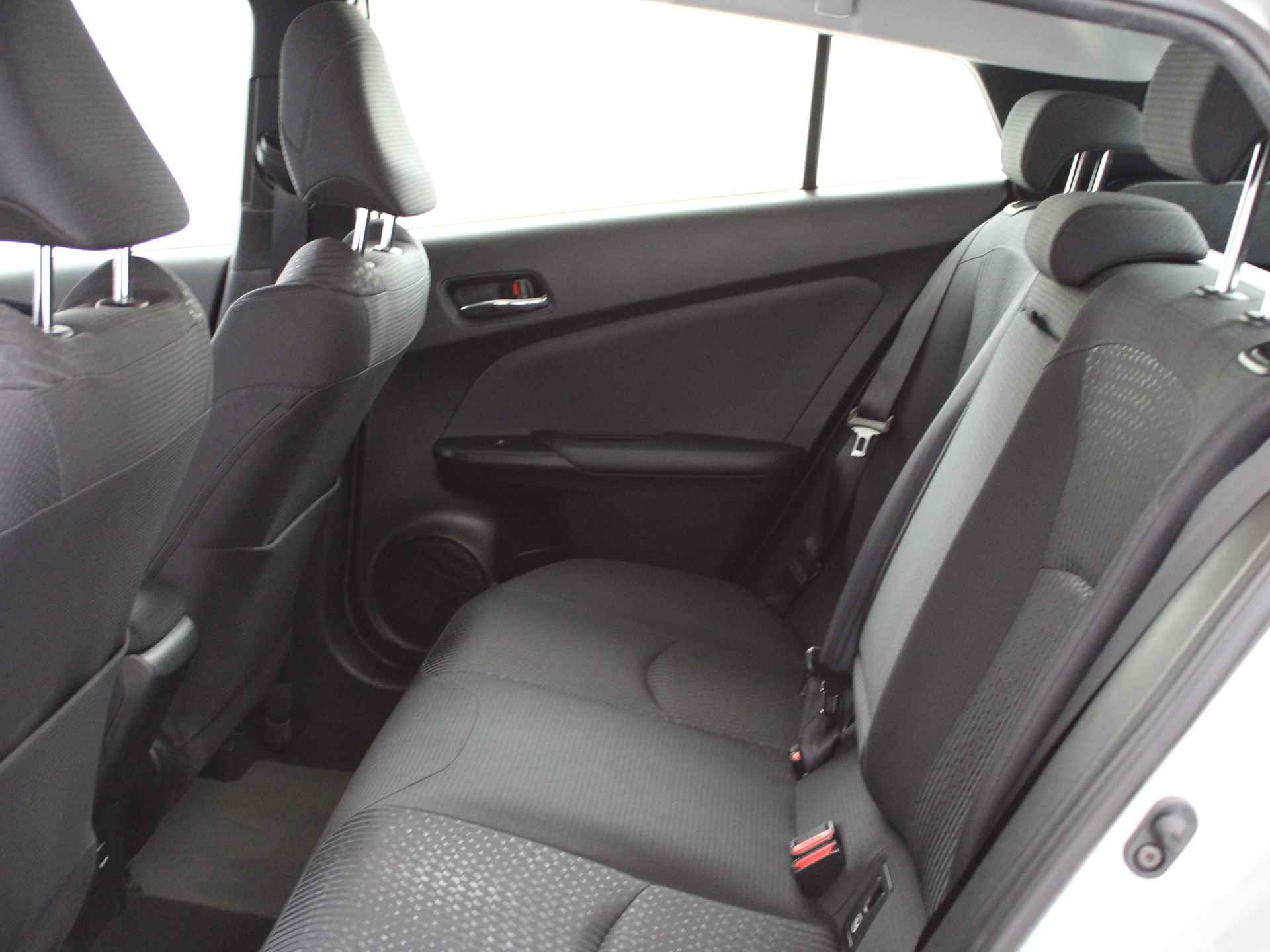 Toyota Prius 1.8 Dynamic | Navigatie | Adaptive Cruise Control | Climate Control | Trekhaak | - 20/49
