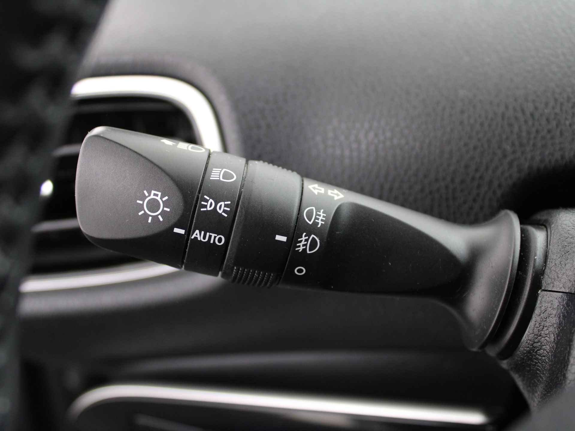 Toyota Prius 1.8 Dynamic | Navigatie | Adaptive Cruise Control | Climate Control | Trekhaak | - 23/49