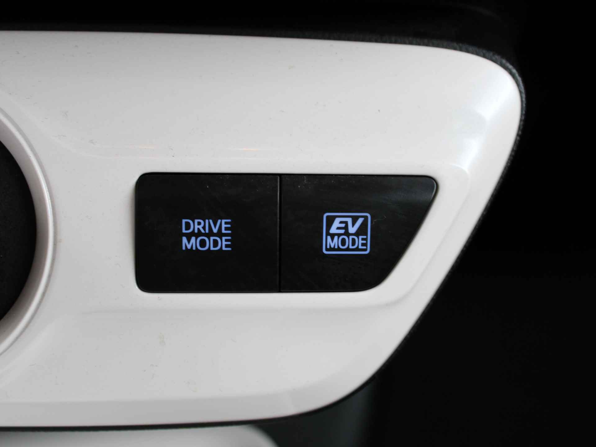 Toyota Prius 1.8 Dynamic | Navigatie | Adaptive Cruise Control | Climate Control | Trekhaak | - 35/49