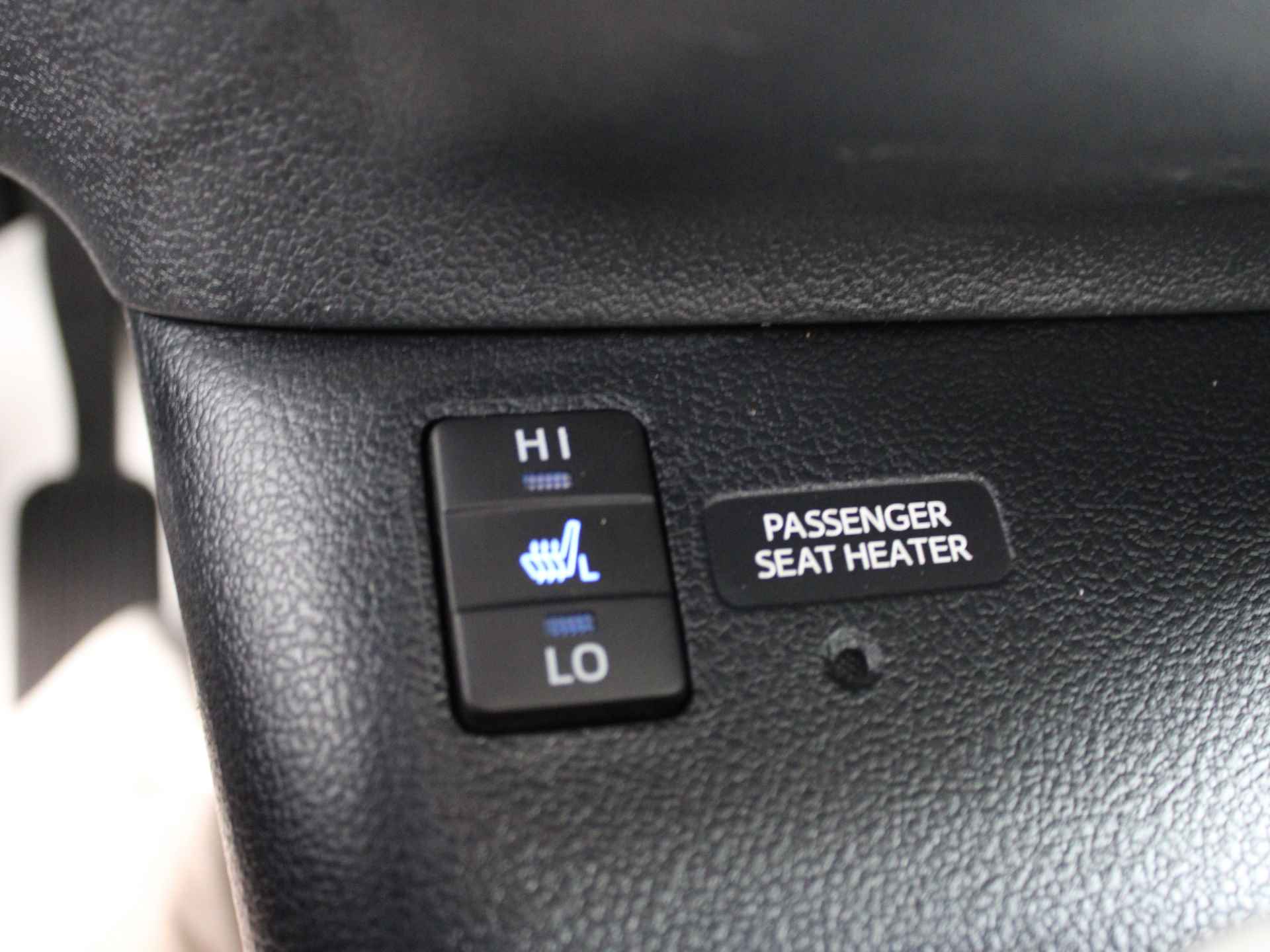 Toyota Prius 1.8 Dynamic | Navigatie | Adaptive Cruise Control | Climate Control | Trekhaak | - 38/49
