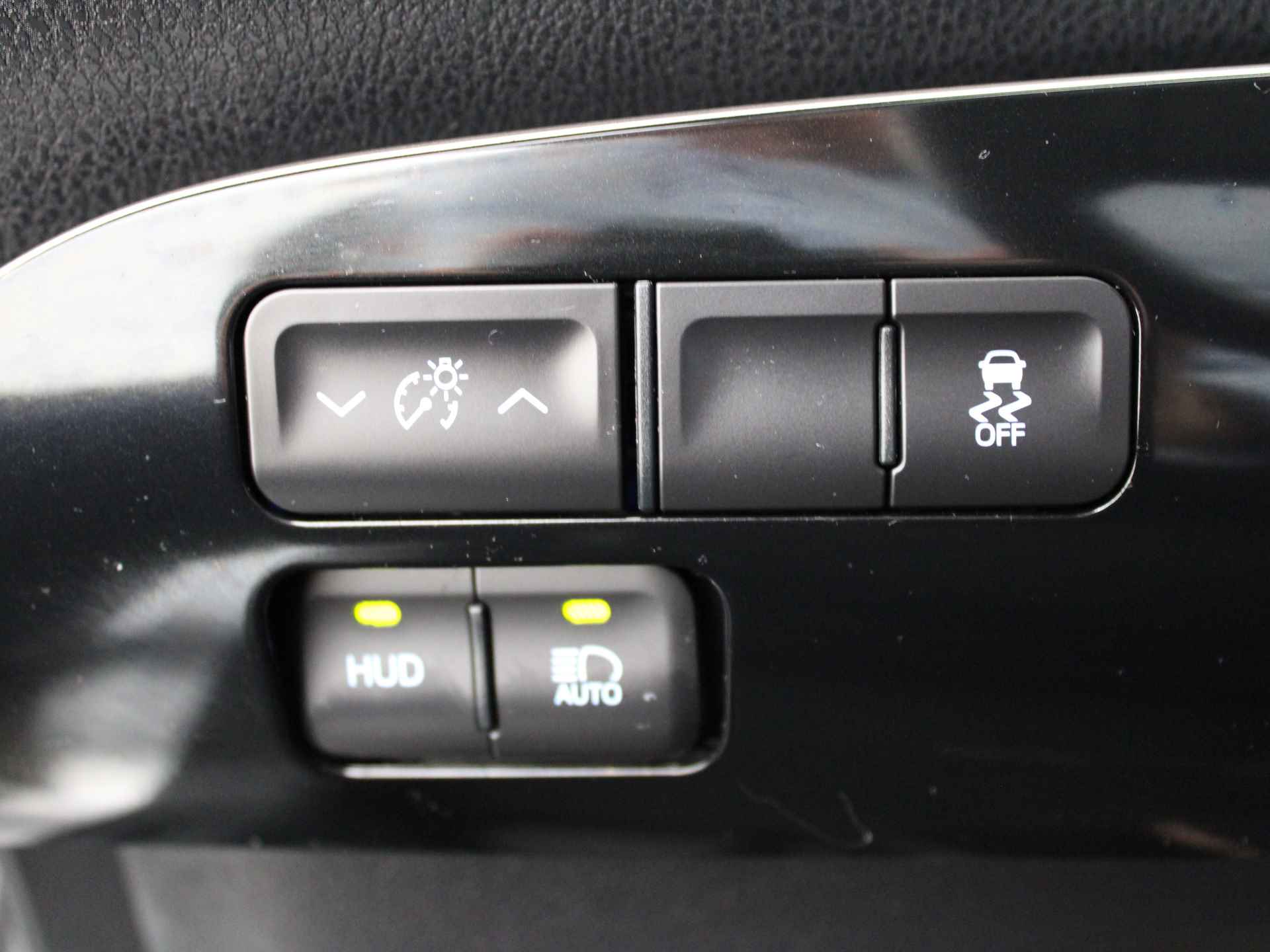 Toyota Prius 1.8 Dynamic | Navigatie | Adaptive Cruise Control | Climate Control | Trekhaak | - 39/49