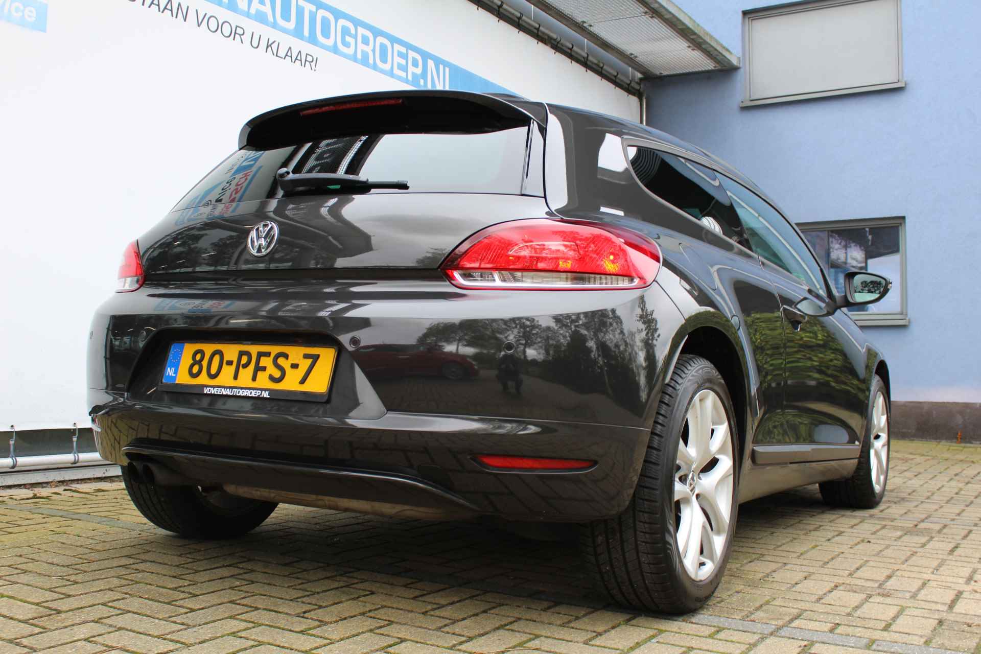 Volkswagen Scirocco 1.4 TSI Highline | Cruise controle | Parkeersensoren achter | Climate controle | Navigatie | Half leder/stoffen bekleding | 17 Inch LMV | Zwarte hemelbekleding | Origineel NL auto | NAP | - 4/56