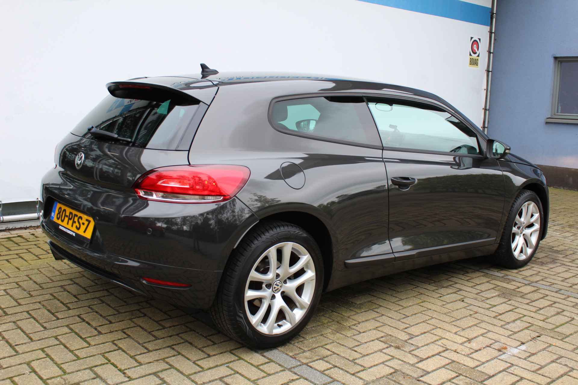 Volkswagen Scirocco 1.4 TSI Highline | Cruise controle | Parkeersensoren achter | Climate controle | Navigatie | Half leder/stoffen bekleding | 17 Inch LMV | Zwarte hemelbekleding | Origineel NL auto | NAP | - 11/56