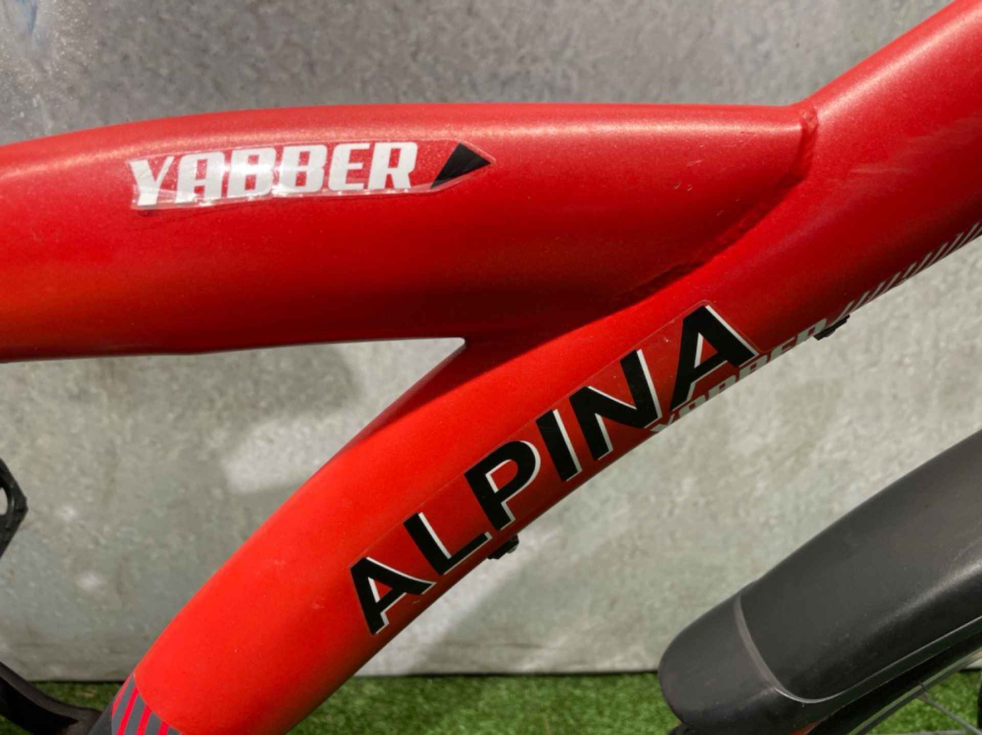 Alpina Yabber 22 inch Jongens Traffic Red Matt - Industrial 34cm 2020 - 2/3