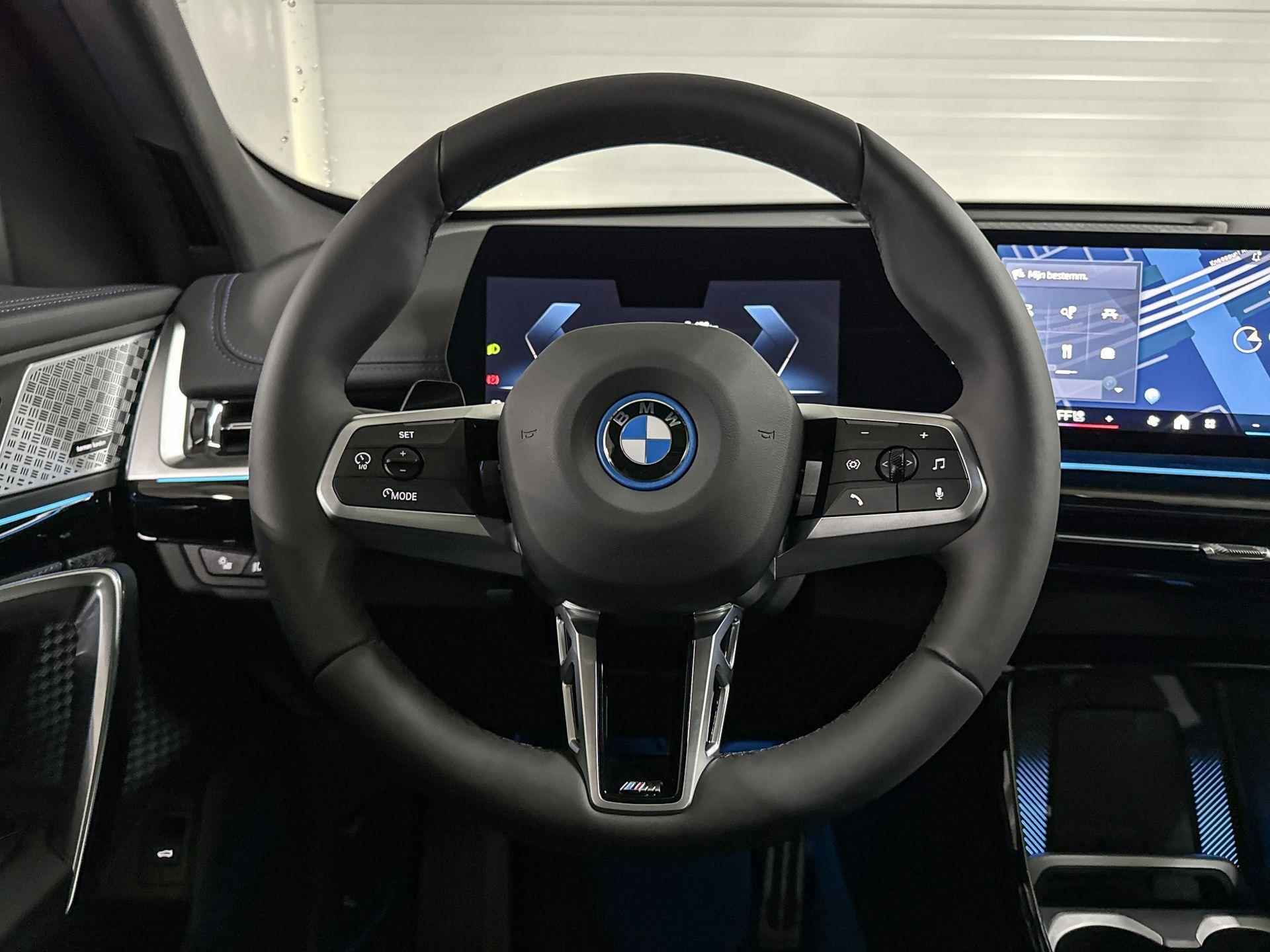 BMW iX1 eDrive20 M-Sport Pro | Premium Pack | Travel Pack | Harman/Kardon | Schuif-/Kanteldak - 19/23