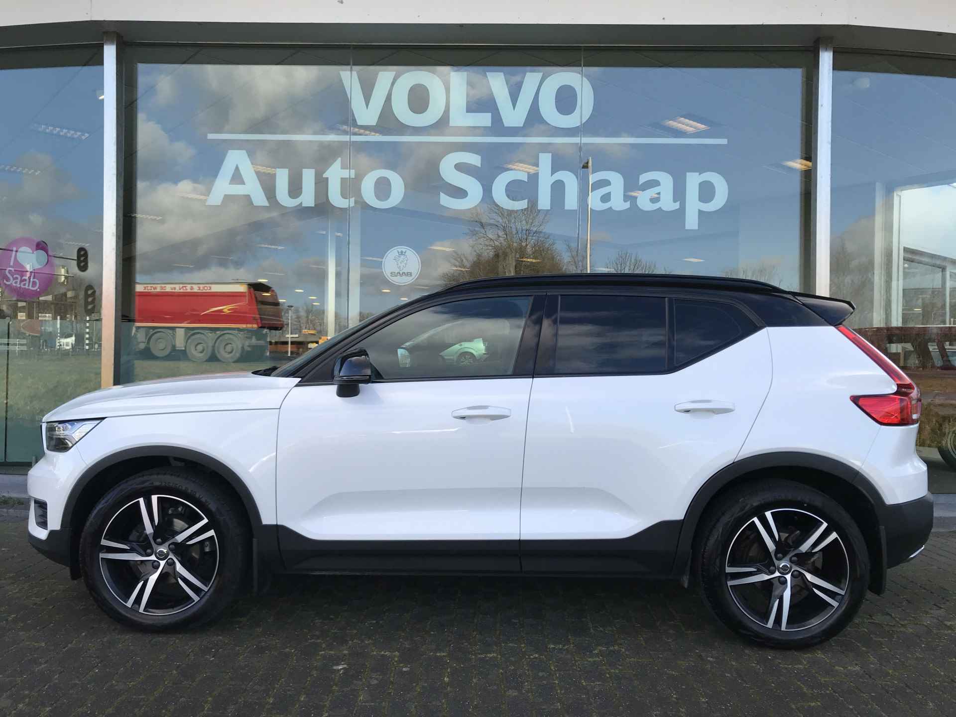 Volvo XC40 1.5 T3 R-Design Automaat | Rijklaar incl 12 mnd Bovag | Trekhaak Keyless Camera Carplay - 2/36