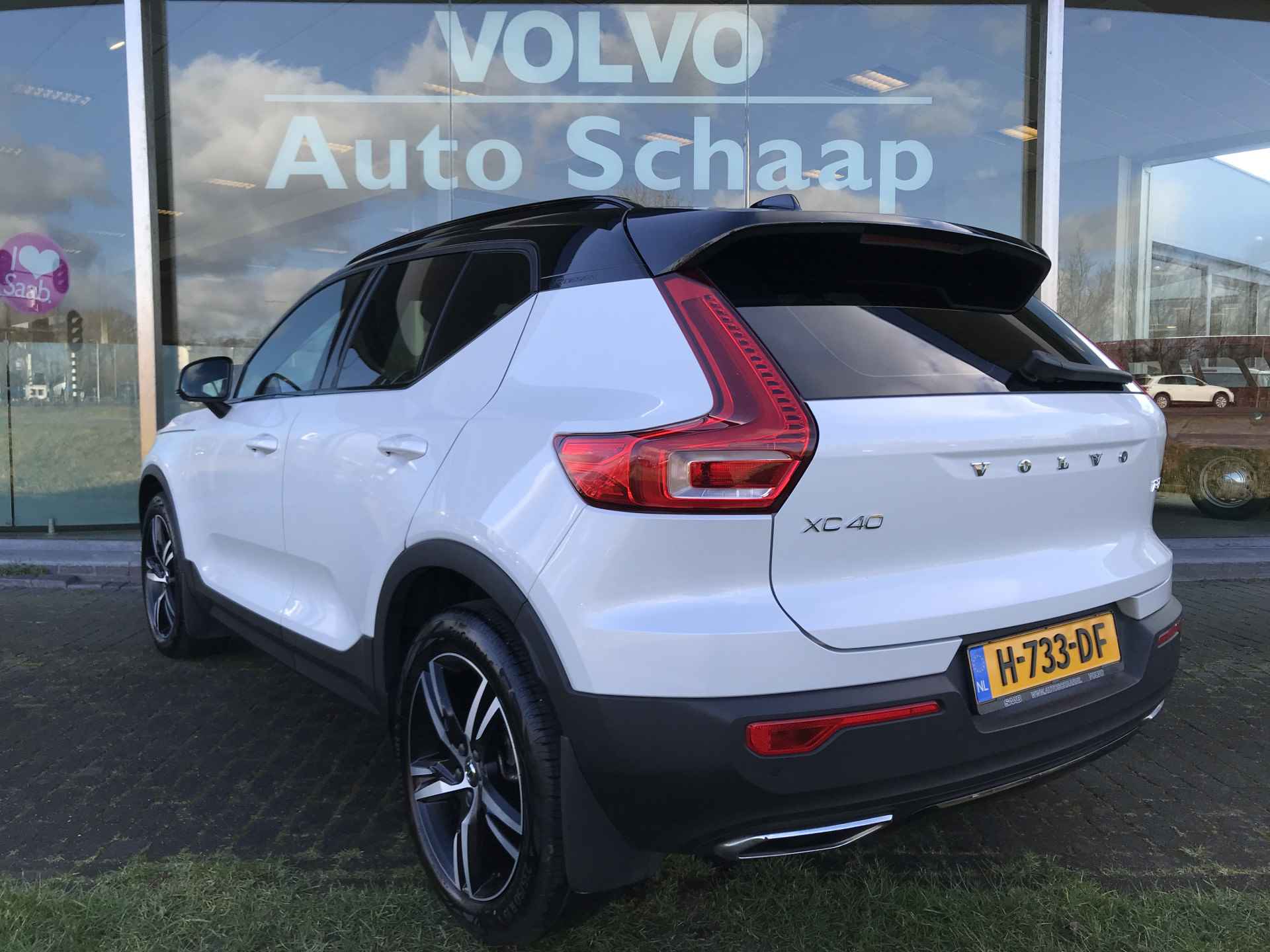 Volvo XC40 1.5 T3 R-Design Automaat | Rijklaar incl 12 mnd Bovag | Trekhaak Keyless Camera Carplay - 3/36