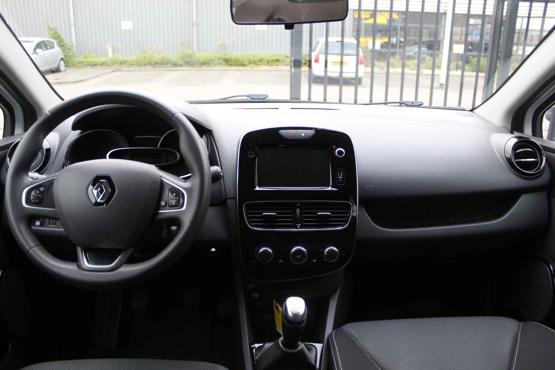 Renault Clio Estate 0.9 TCe Zen Orig. NL auto/Airco/Navigatie/Bluetooth/Cruise Control/Ramen & Spiegels elektrisch - 12/23