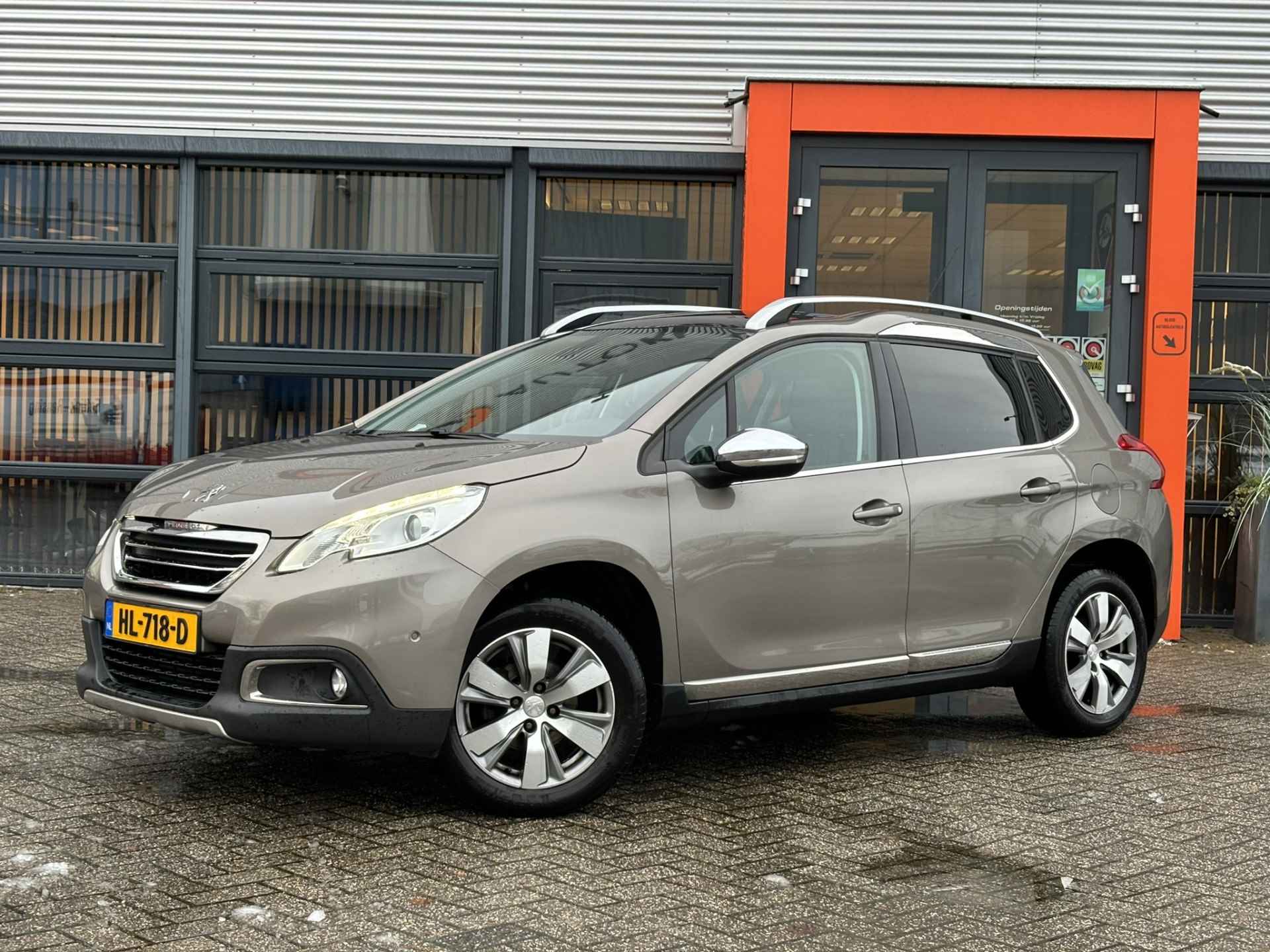 Peugeot 2008 1.2 PureTech Allure Automaat / Panoramadak / Airco / Navi / Parkeersensoren v+a / Trekhaak - 15/32