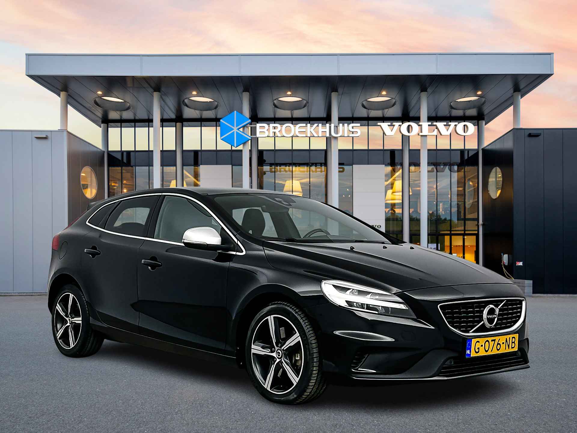 Volvo V40 T3 A/T Polar+ Sport | Leder/Nubuck | Panoramadak | Harman Kardon | Parkeercamera | Park Assist Pilot | Keyless | Verwarmbare sto - 3/29