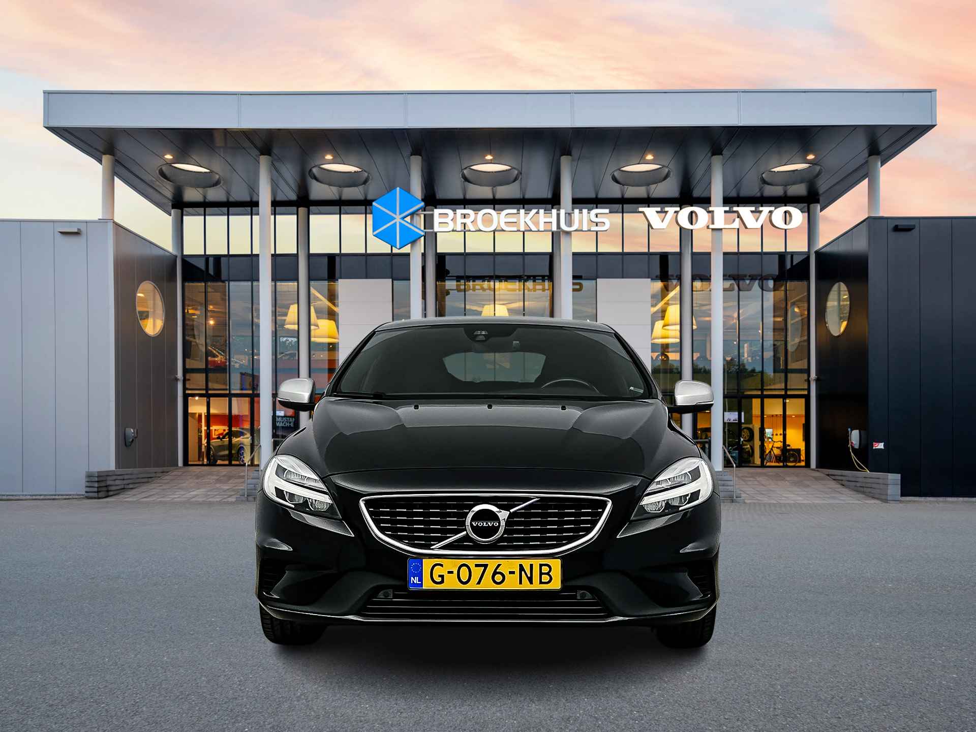 Volvo V40 T3 A/T Polar+ Sport | Leder/Nubuck | Panoramadak | Harman Kardon | Parkeercamera | Park Assist Pilot | Keyless | Verwarmbare sto - 6/29