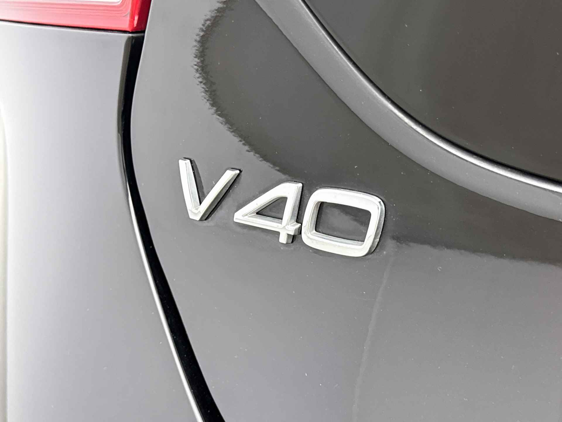 Volvo V40 T3 A/T Polar+ Sport | Leder/Nubuck | Panoramadak | Harman Kardon | Parkeercamera | Park Assist Pilot | Keyless | Verwarmbare sto - 13/29