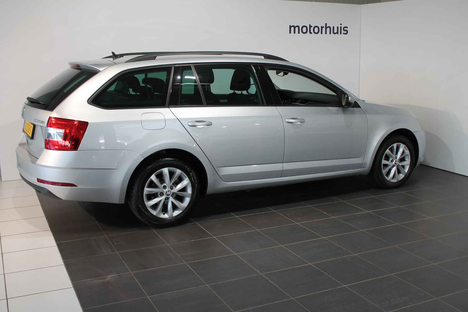 Skoda Octavia Combi 1.0 TSI Greentech 115pk DSG-7 Ambition Business - 8/31