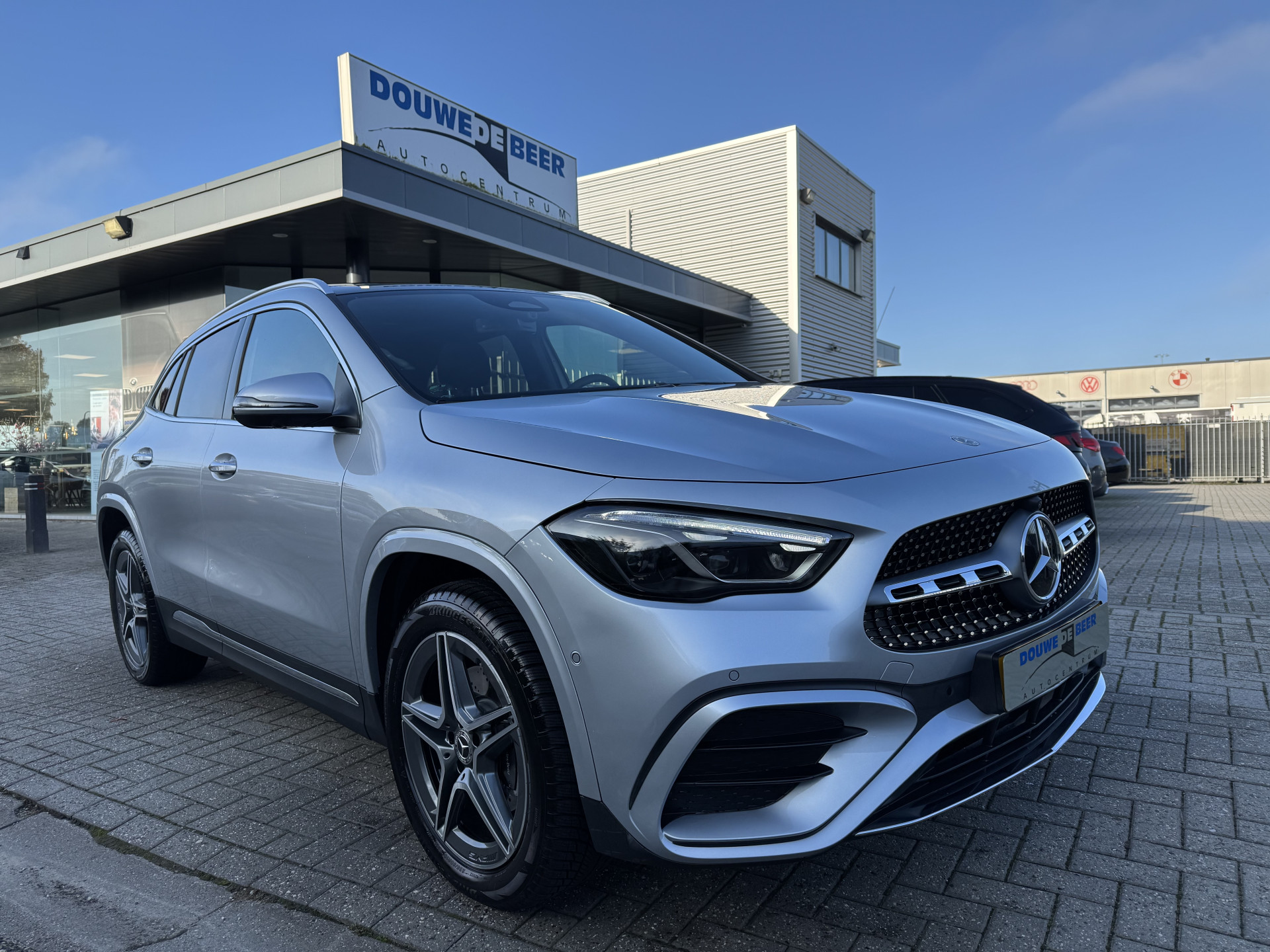 Mercedes-Benz GLA 250e Facelift AMG Line Pano-Dak | Distronic | Memory | Keyless | Stoelverw.