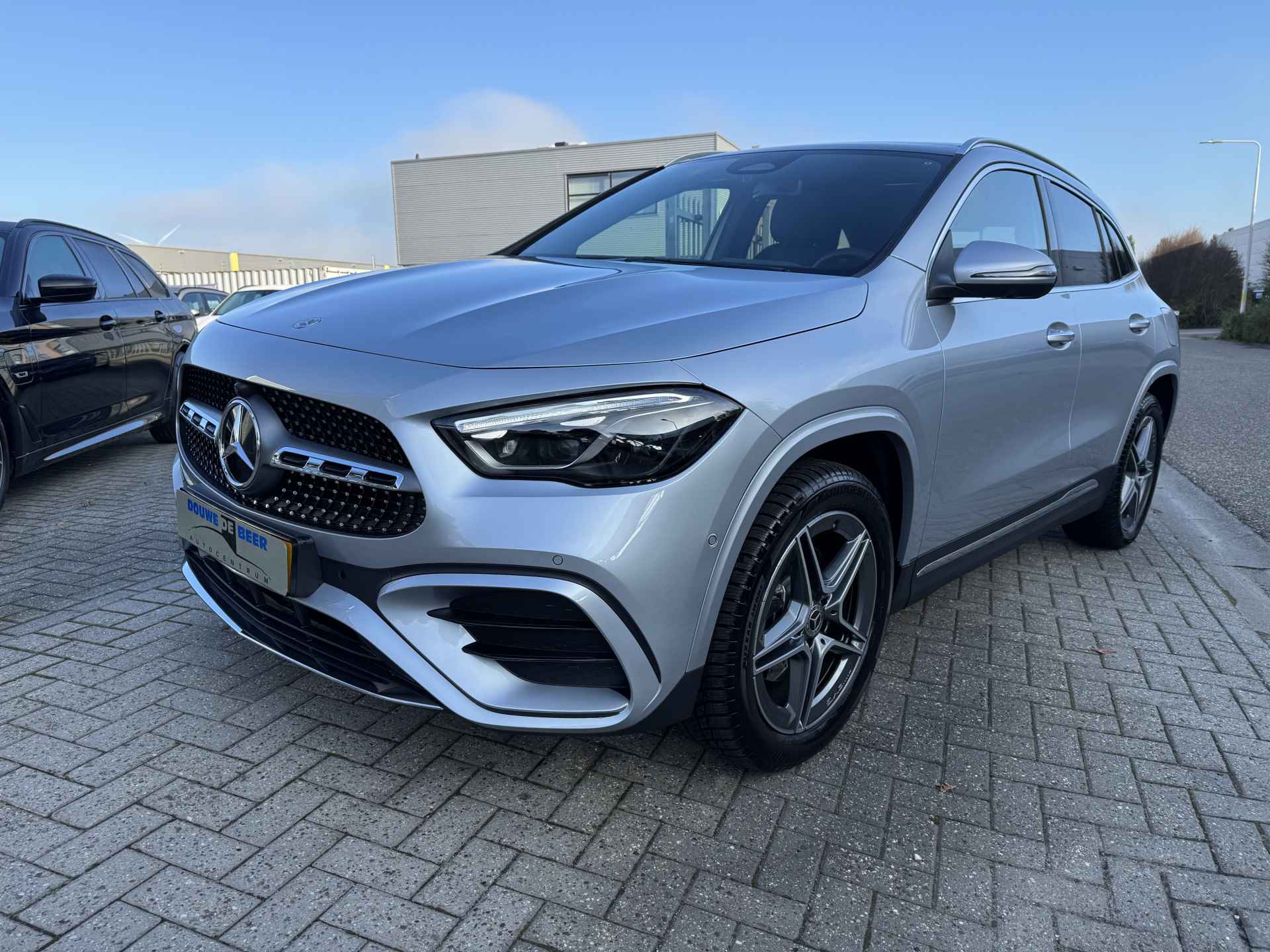 Mercedes-Benz GLA 250e Facelift AMG Line Pano-Dak | Distronic | Memory | Keyless | Stoelverw. - 5/35