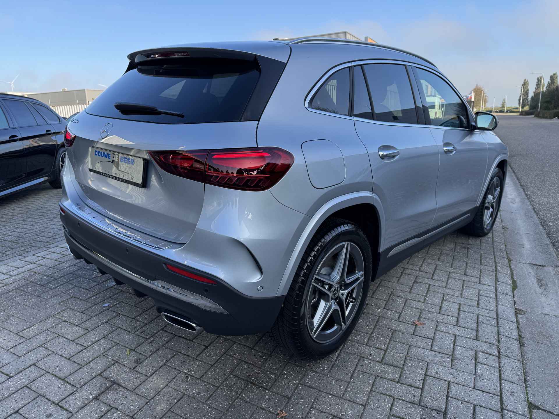 Mercedes-Benz GLA 250e Facelift AMG Line Pano-Dak | Distronic | Memory | Keyless | Stoelverw. - 8/35