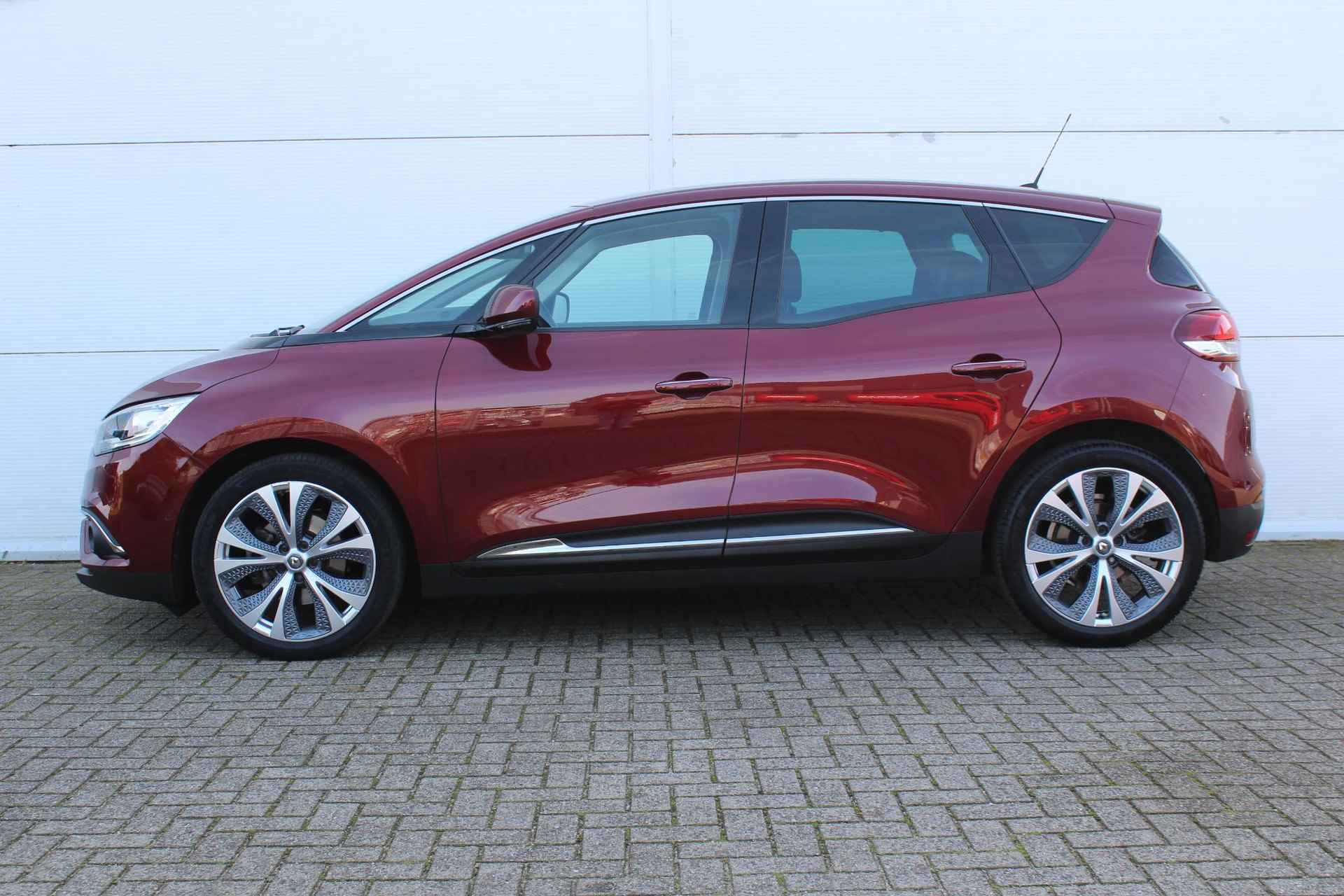 Renault Scénic 1.2 TCe Intens / Navigatie + Apple Carplay/Android Auto / Climate Control / Cruise Control / Achteruitrijcamera / 20" Lichtmetalen Velgen / - 8/44