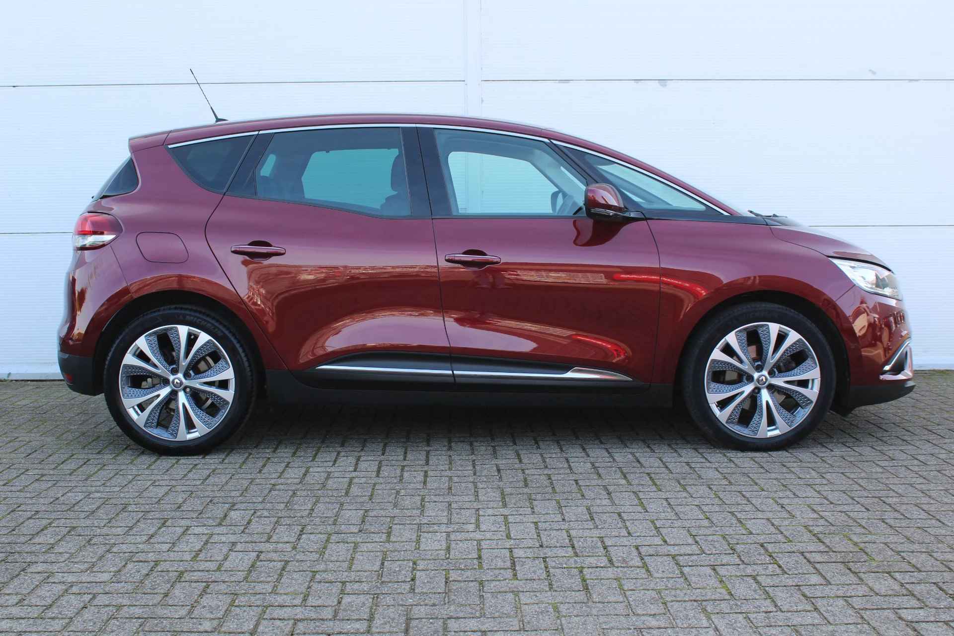 Renault Scénic 1.2 TCe Intens / Navigatie + Apple Carplay/Android Auto / Climate Control / Cruise Control / Achteruitrijcamera / 20" Lichtmetalen Velgen / - 16/44