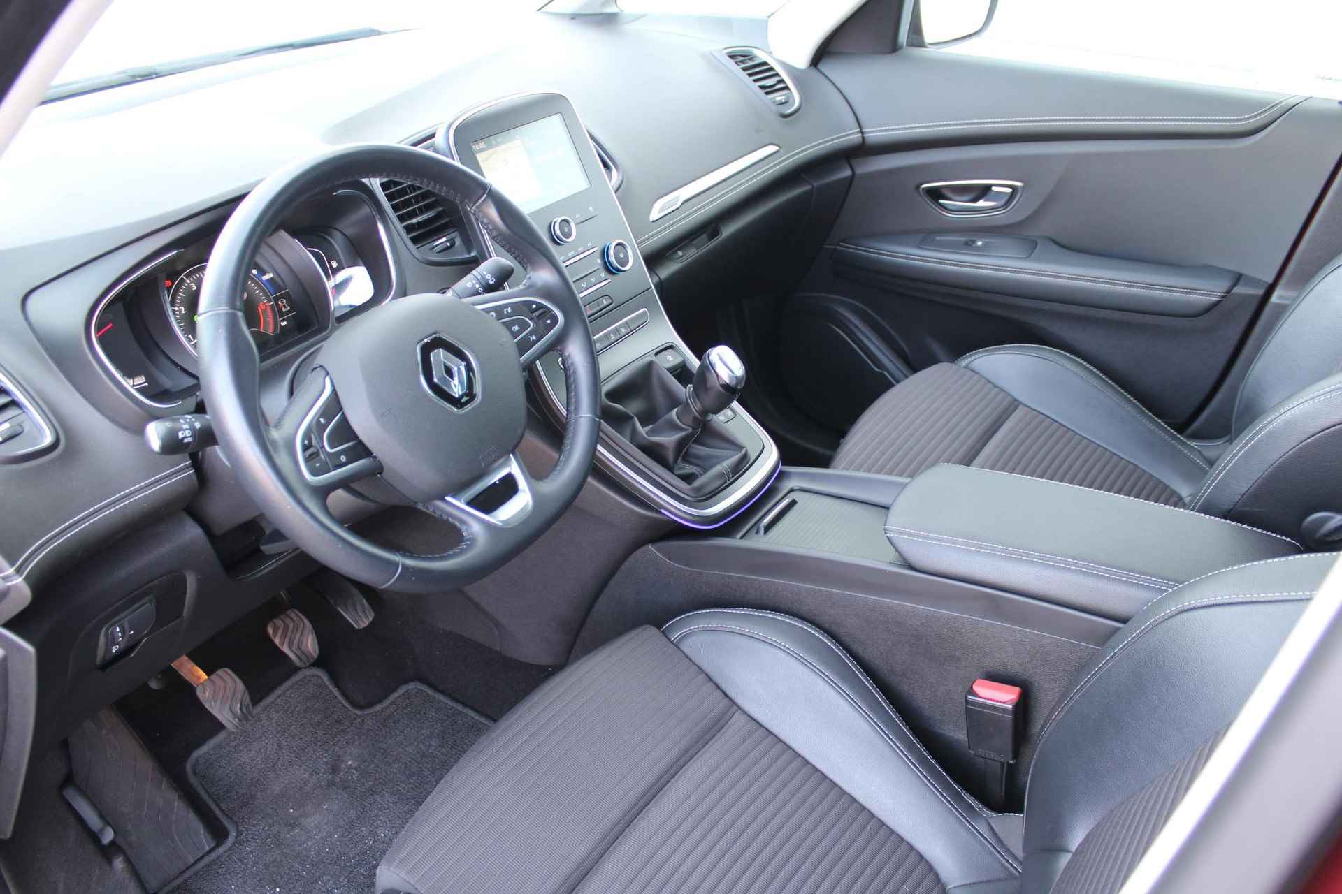 Renault Scénic 1.2 TCe Intens / Navigatie + Apple Carplay/Android Auto / Climate Control / Cruise Control / Achteruitrijcamera / 20" Lichtmetalen Velgen / - 18/44