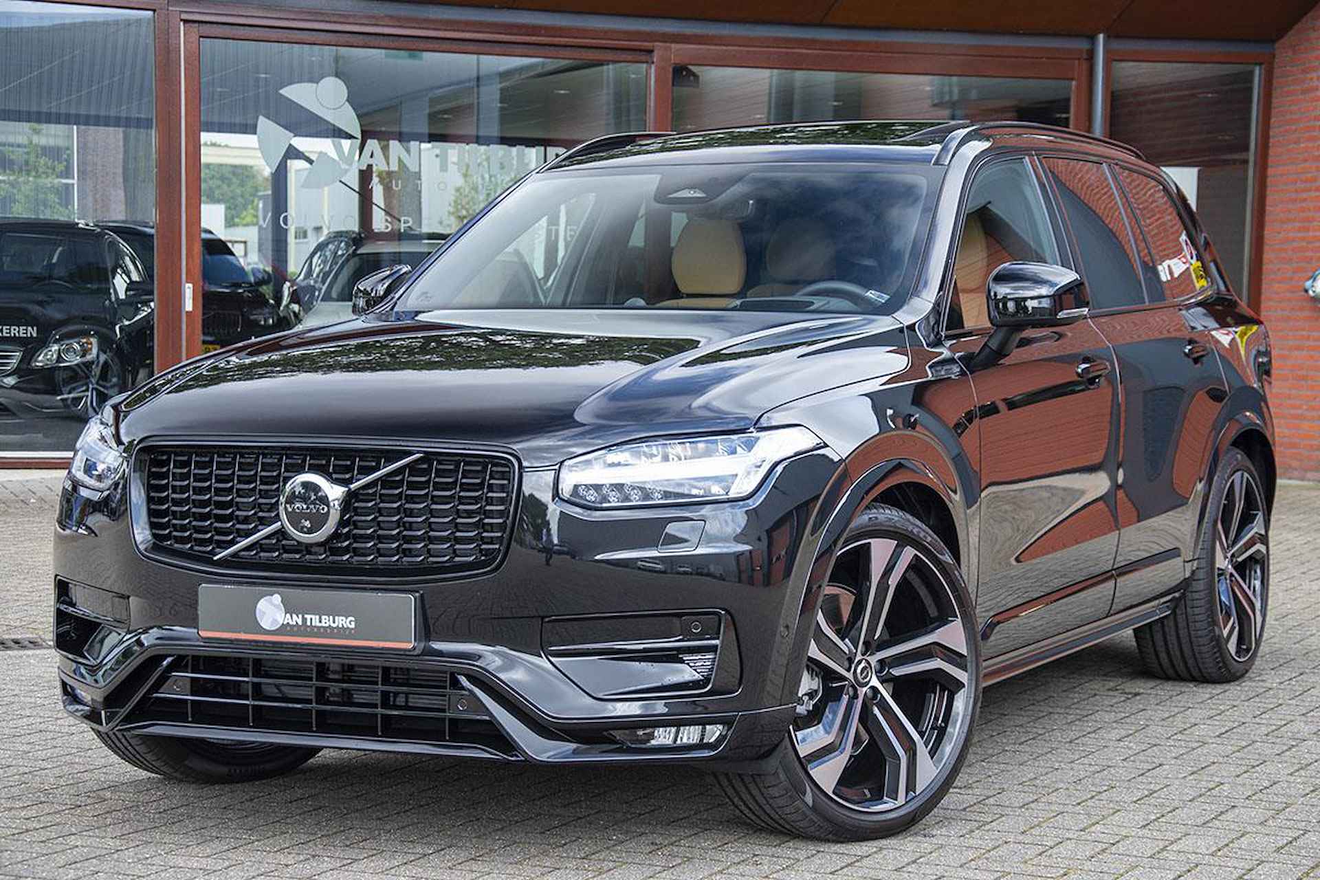 VOLVO XC90 2.0 B5 AWD R-DESIGN / PANO / LUCHTVERING / B&W - 4/32