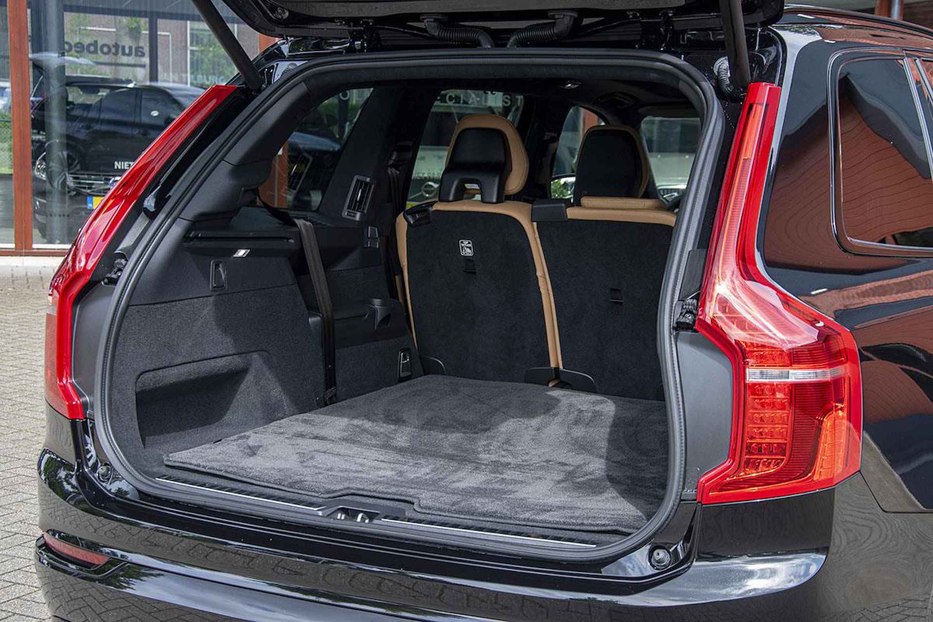 VOLVO XC90 2.0 B5 AWD R-DESIGN / PANO / LUCHTVERING / B&W - 7/32