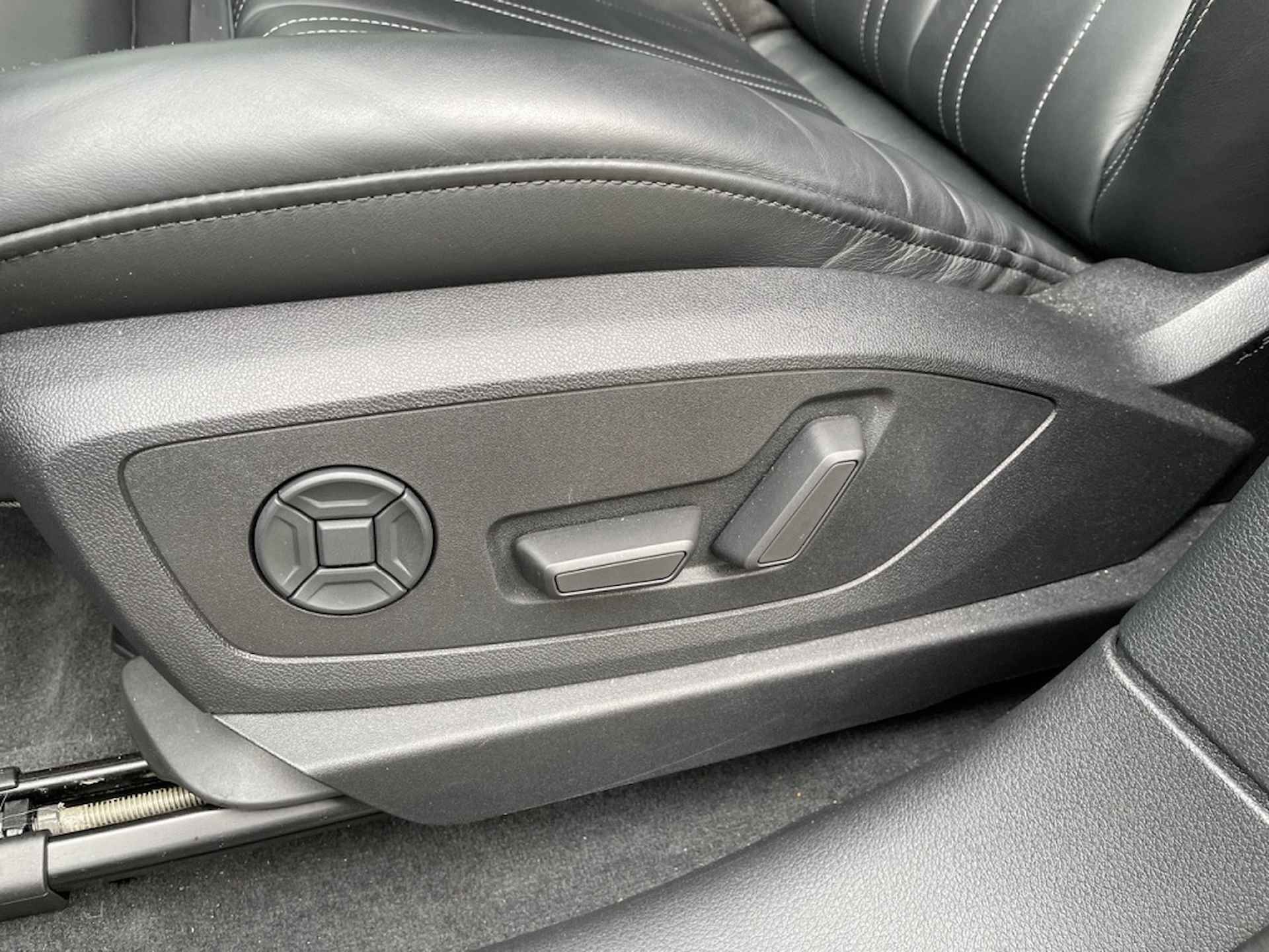 Audi e-tron e-tron 55 PANO 20"LMV MATRIX NAVI €100.000,- NIEUW! - 6/51