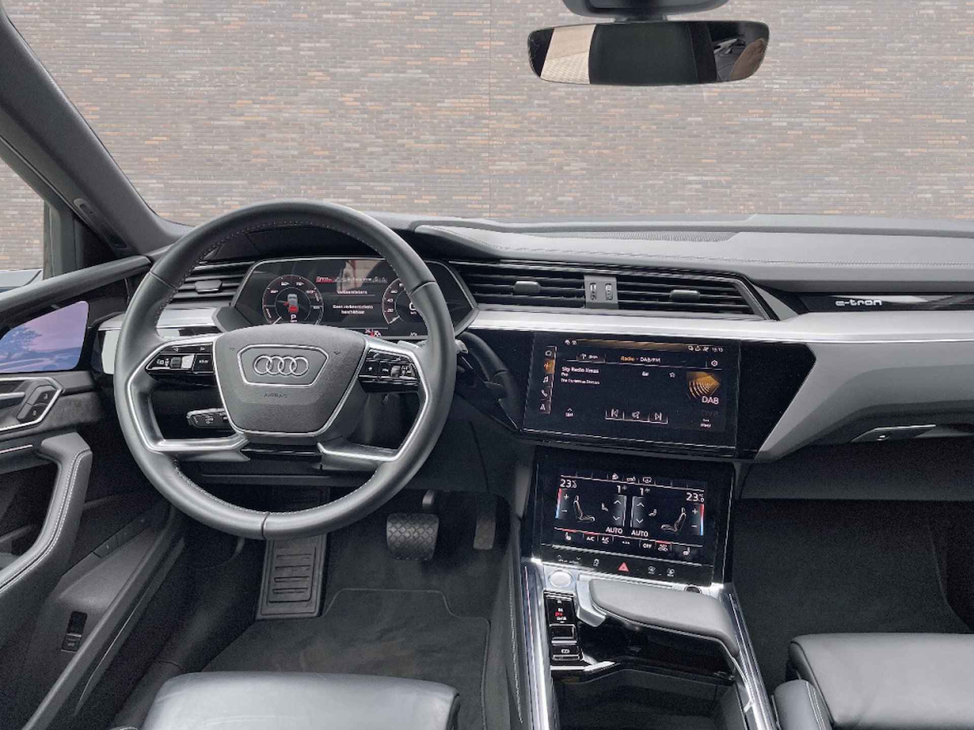 Audi e-tron e-tron 55 PANO 20"LMV MATRIX NAVI €100.000,- NIEUW! - 14/51