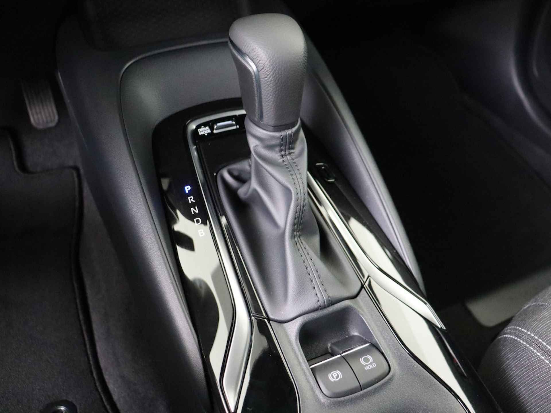 Toyota Corolla Touring Sports Hybrid 140 Active | Apple CarPlay | Camera | LM Velgen | - 13/39